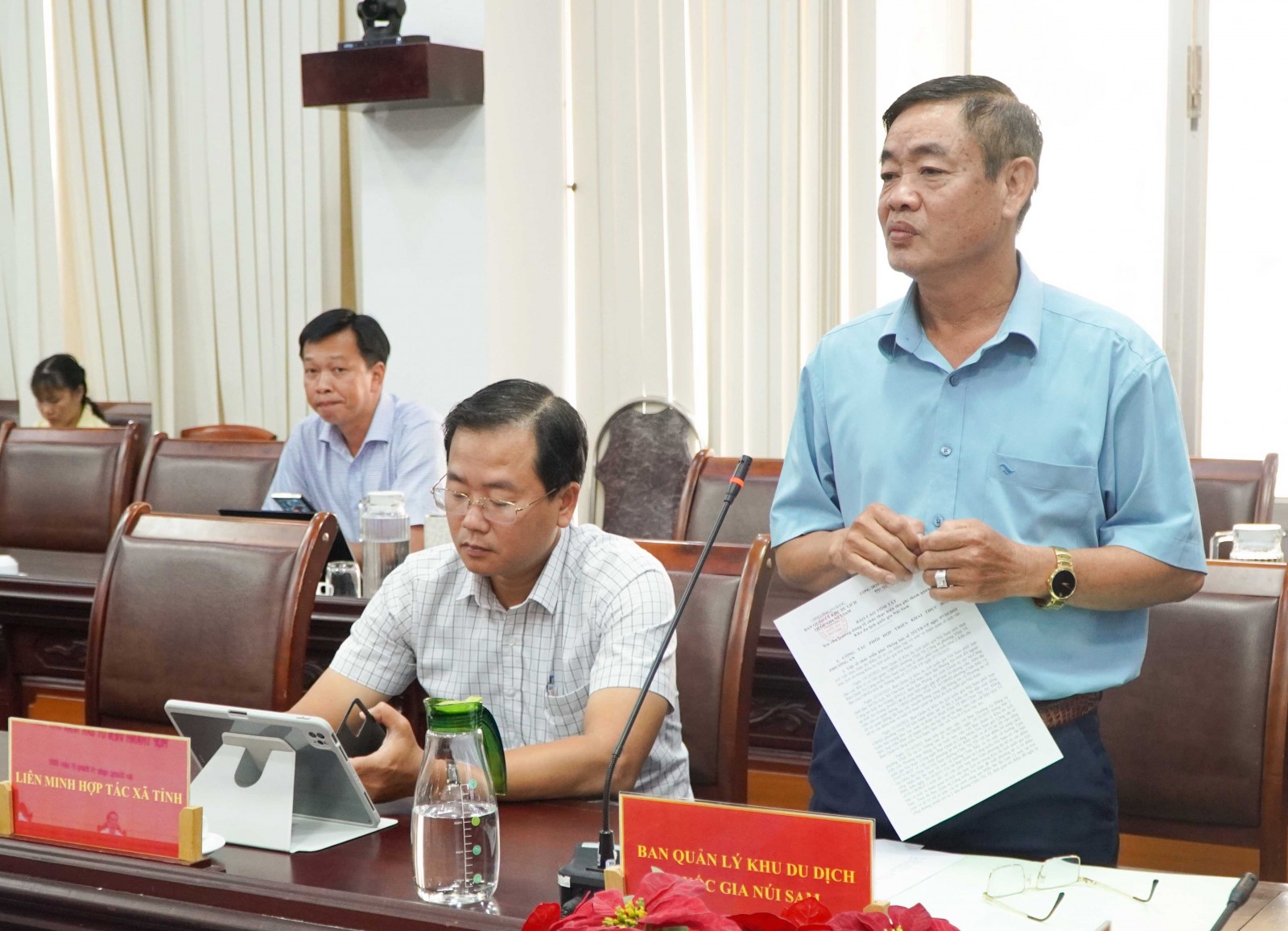 Chủ tịch UBND tỉnh An Giang thống nhất tạm dừng thu phí ở Núi Sam - Ảnh 1.