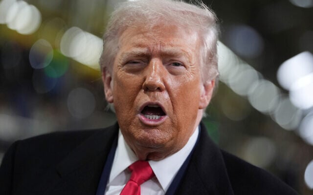 &Ocirc;ng Donald Trump cảnh b&aacute;o Tehran, Nga l&ecirc;n &aacute;n sự can thiệp v&agrave;o Iran