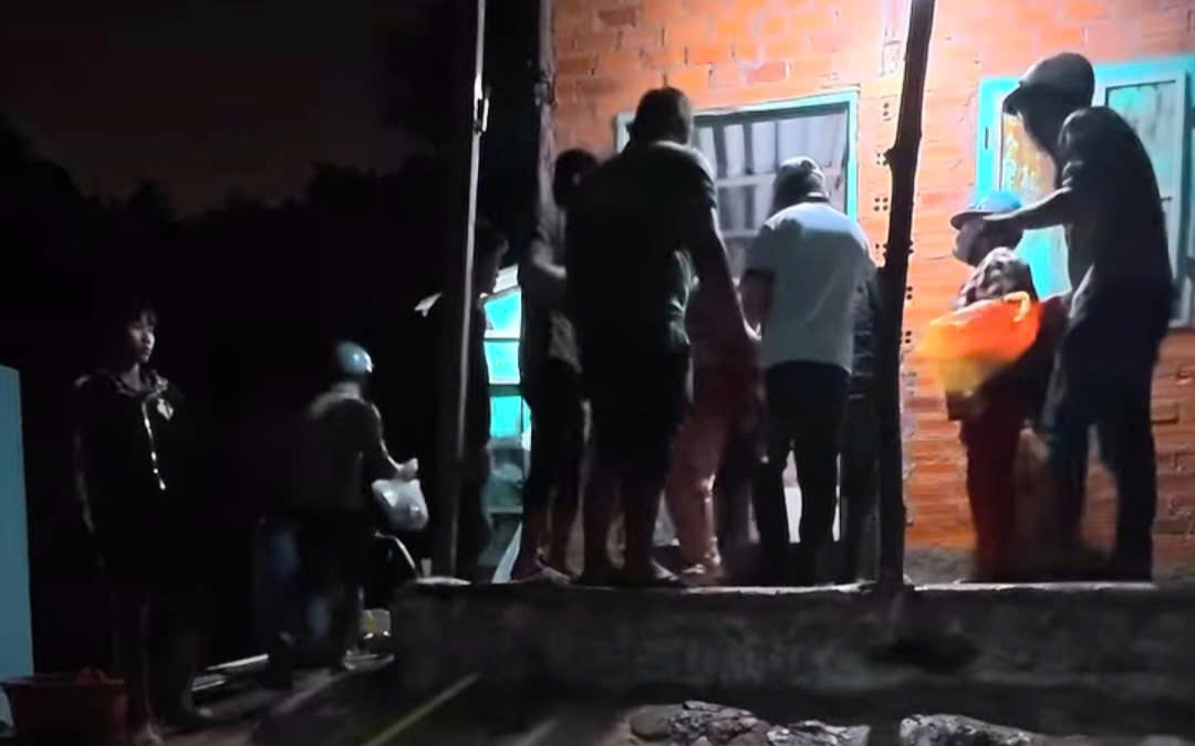Người đàn ông bị đâm tử vong khi can ngăn ẩu đả trước nhà
