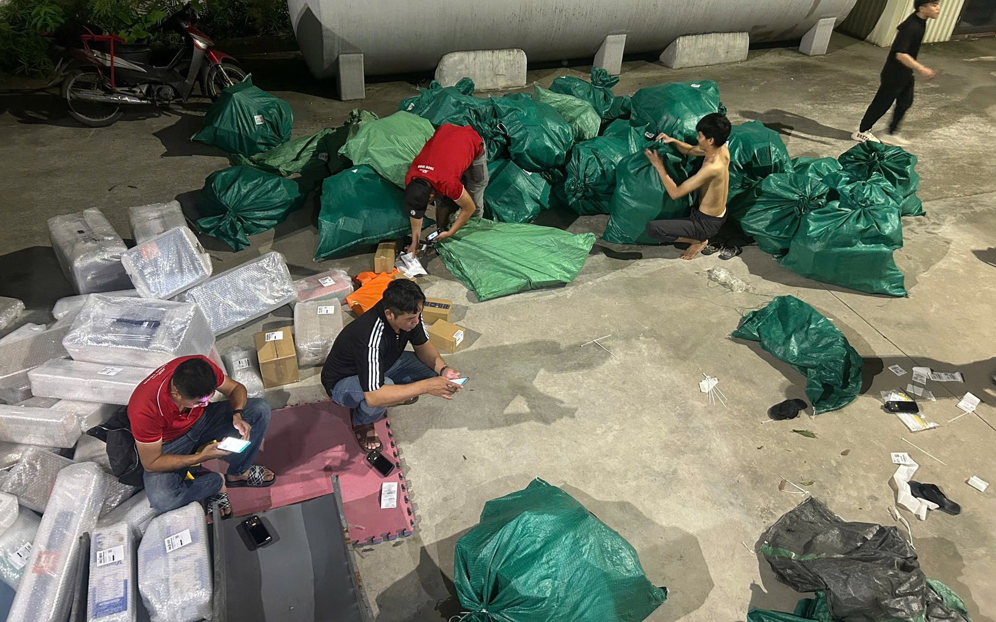 Ngoài bánh mứt, người tiêu dùng Việt sẽ mua gì trong dịp Tết 2026?