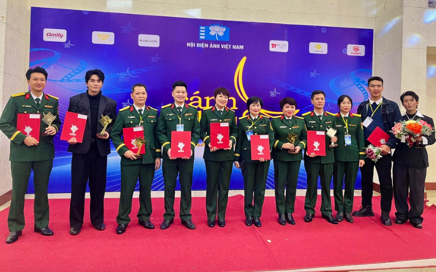 'Mưa đỏ' v&agrave; 'Kh&ocirc;ng thời gian' thắng lớn tại giải C&aacute;nh diều 2025 - Ảnh 1.
