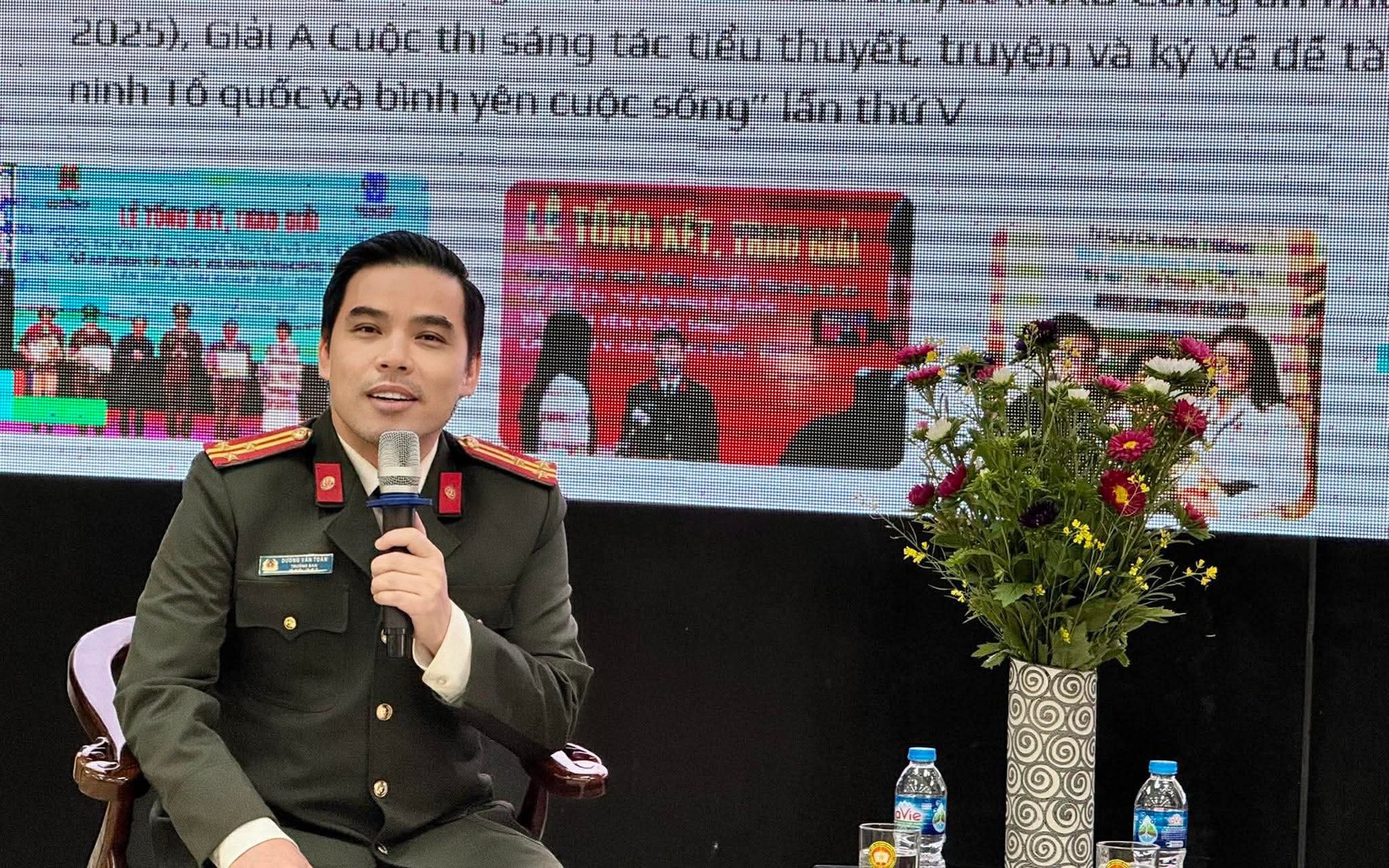 "Gió vẫn thổi qua rừng nhiệt đới" của Thượng tá Dương Bình Nguyên