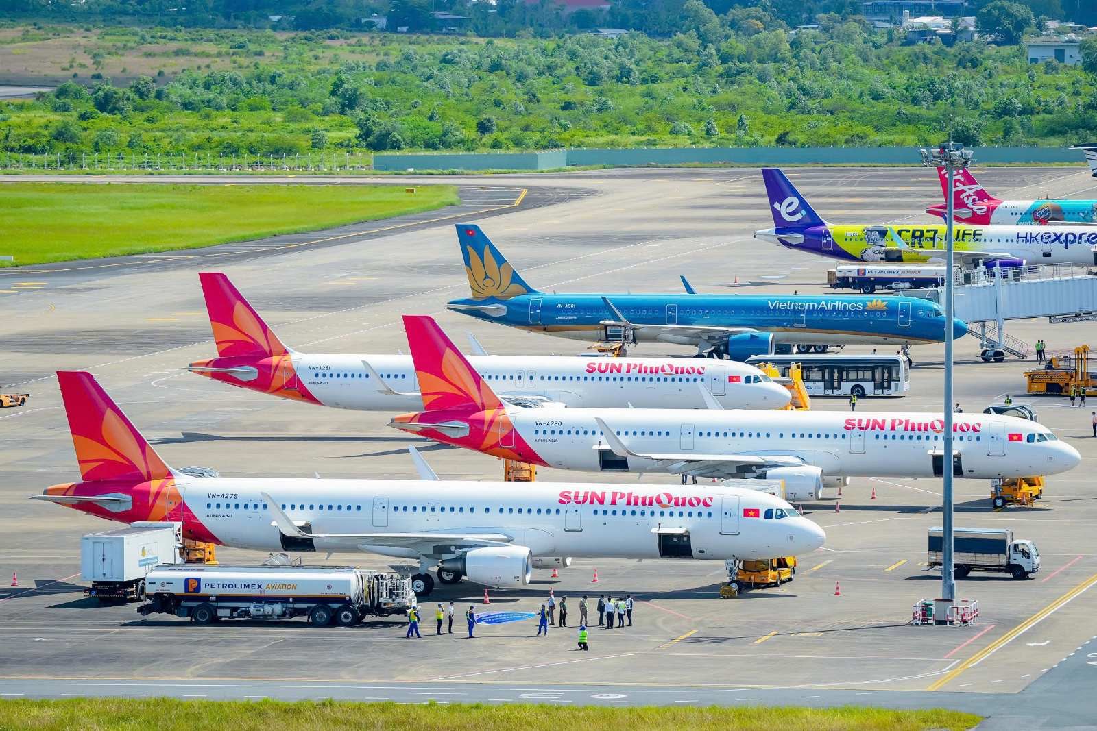 Sun PhuQuoc Airways khai th&aacute;c chuyến bay thương mại đầu ti&ecirc;n - Ảnh 9.
