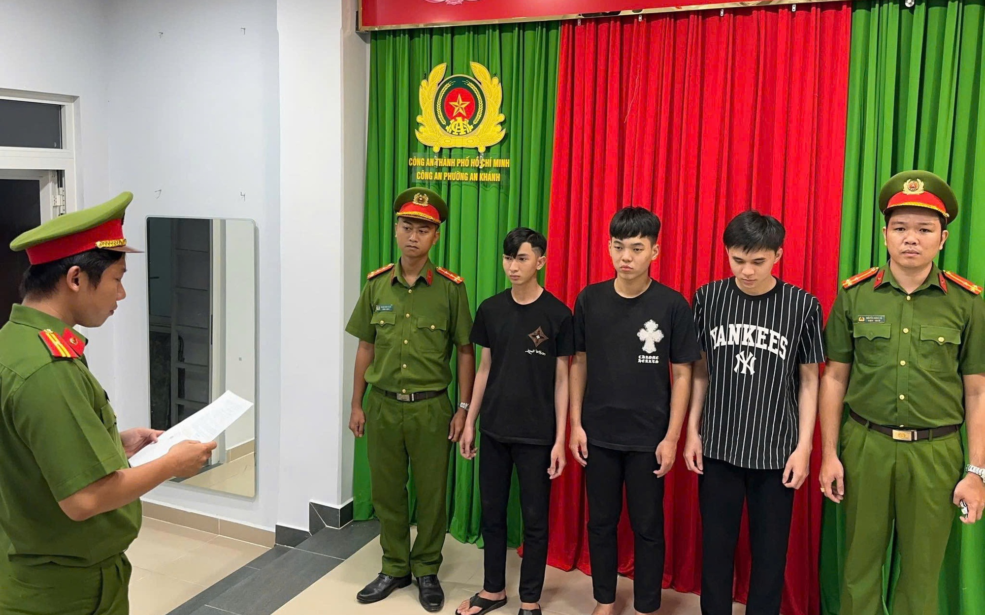 Công an TPHCM bắt giam 3 thanh niên gây án gần cầu Ba Son
