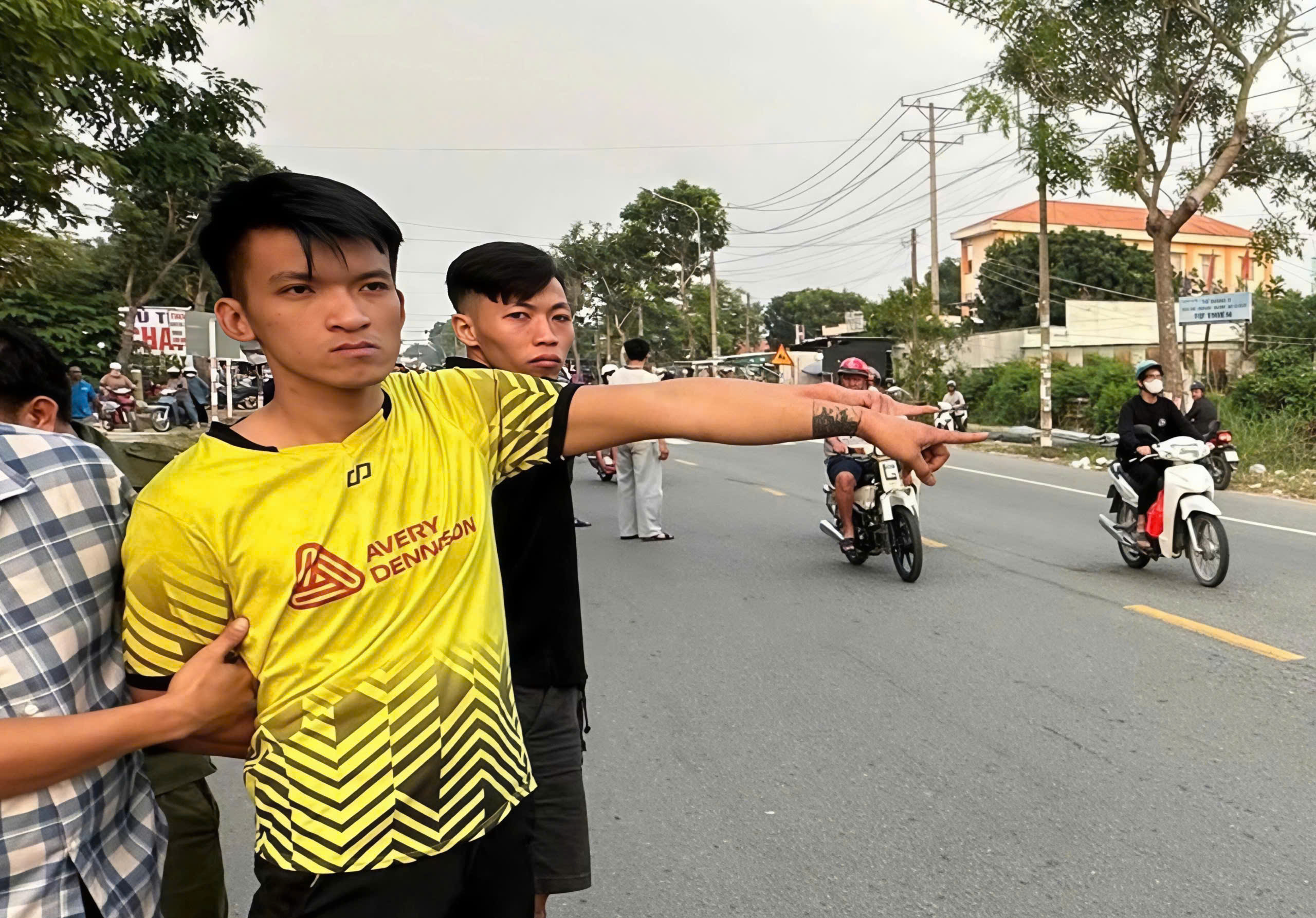 Bắt giữ 2 đối tượng cướp giật làm 1 người tử vong trên đường từ miền Tây về TPHCM - Ảnh 1.