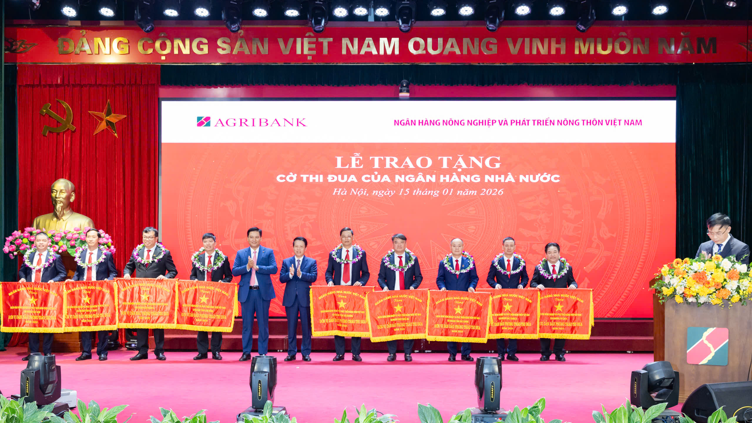 Agribank - kiên định sứ mệnh “tam nông”, hỗ trợ phục hồi và thúc đẩy tăng trưởng kinh tế - Ảnh 2.