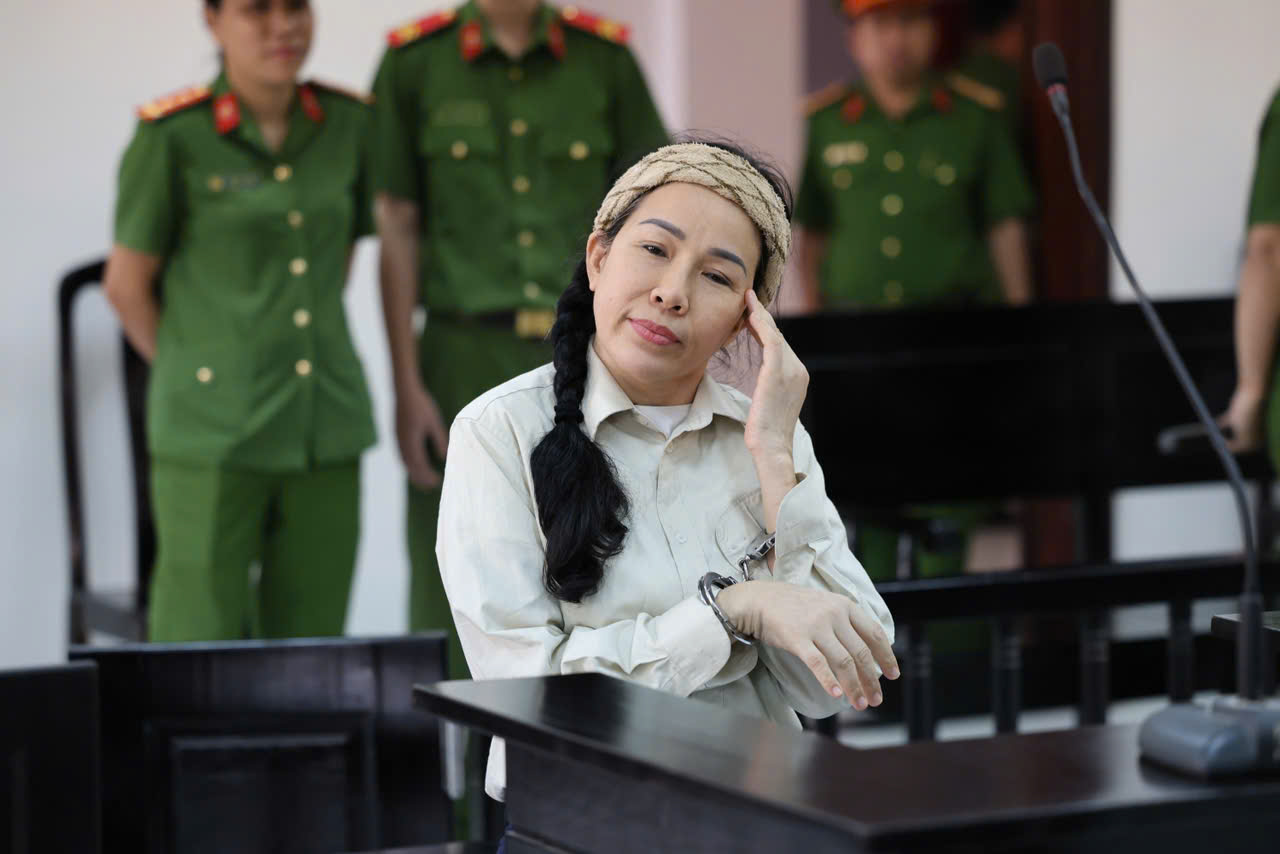 Vợ chồng Nguyễn Phương Hằng vắng mặt tại phiên xét xử YouTube Đinh Lan - Ảnh 3.
