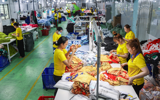Dệt may vượt khó, giữ đà xuất khẩu
