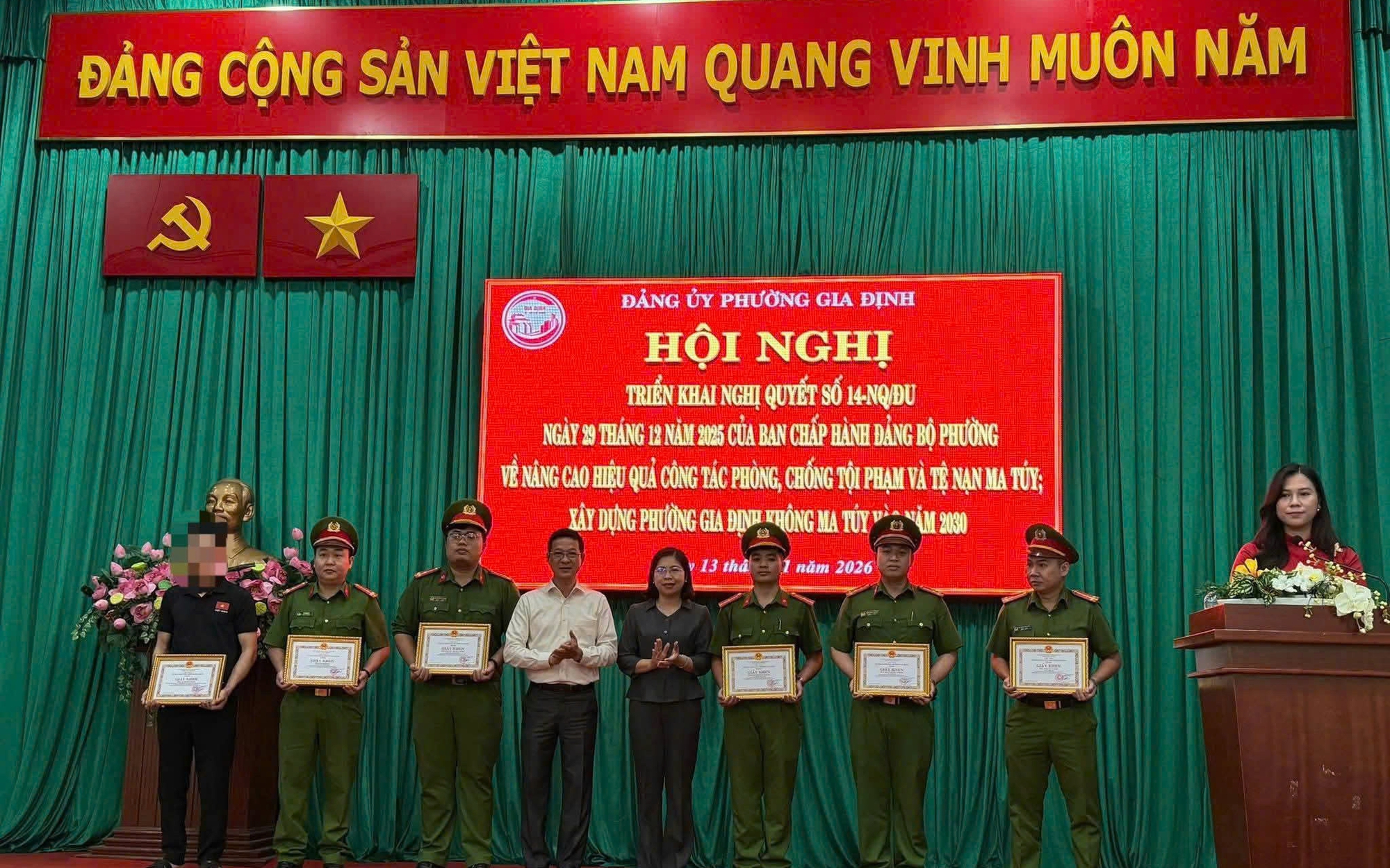Nghi ngờ khách đưa mình giao ma tuý, tài xế giao hàng chở thẳng đến công an