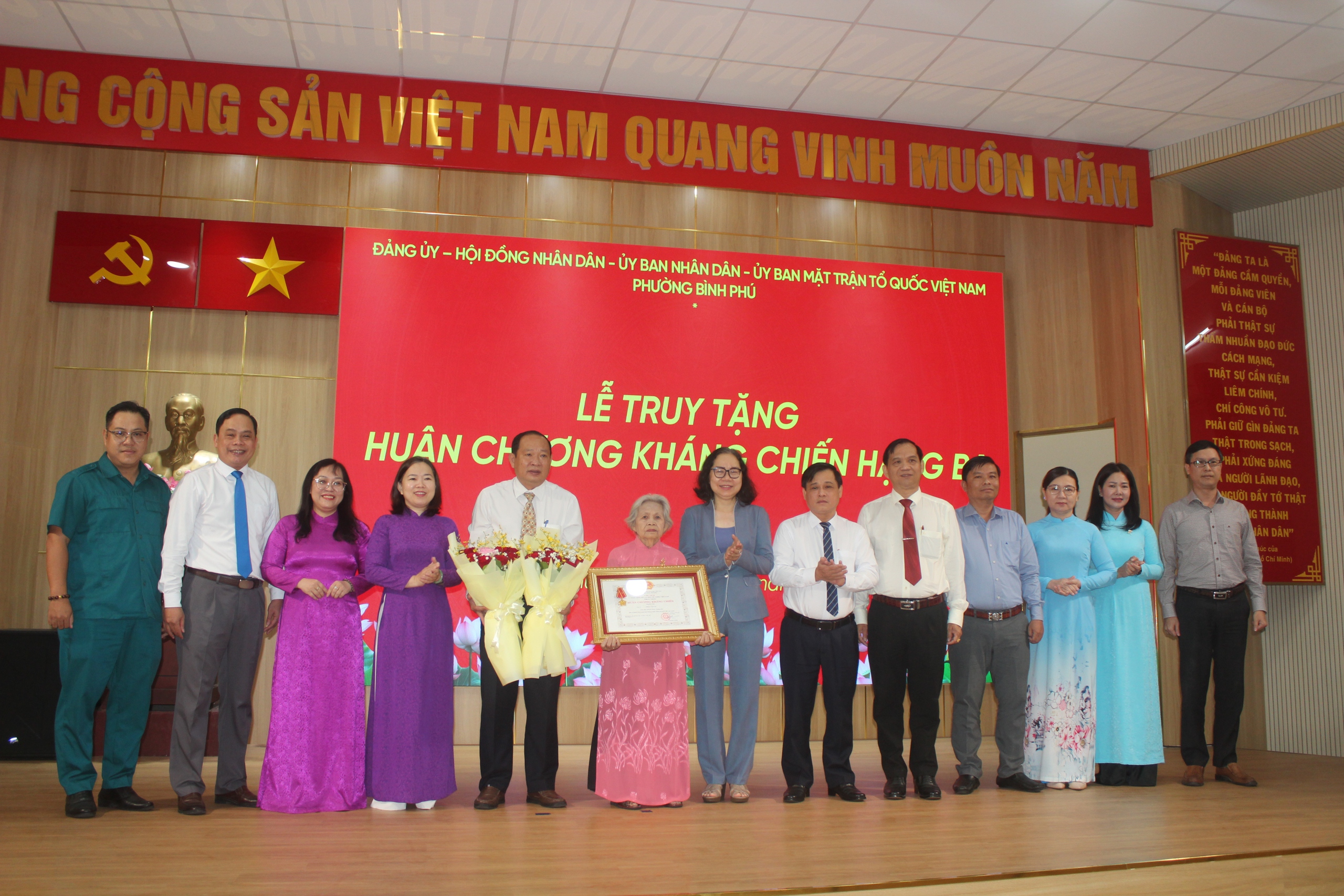 Truy tặng Huân chương kháng chiến hạng Ba cho liệt sĩ Trần Văn Tư - Ảnh 2.