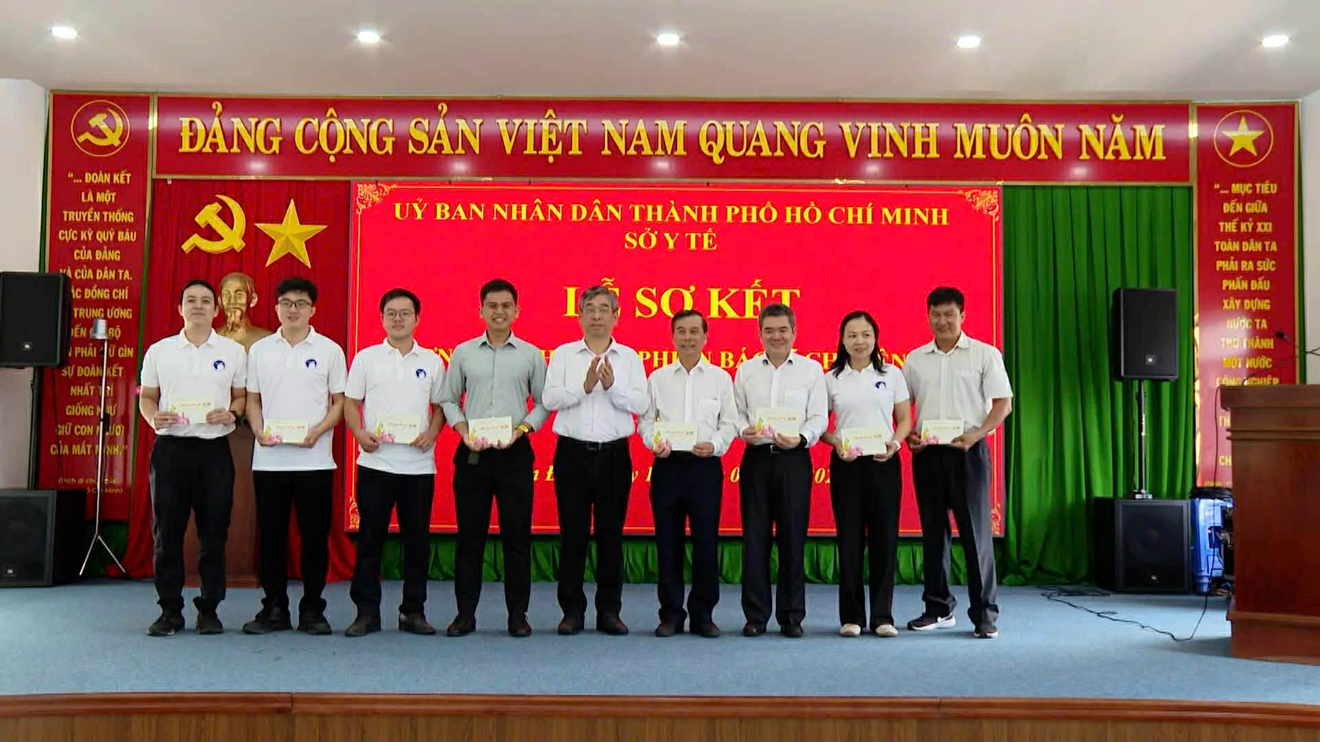 Ph&oacute; B&iacute; thư Th&agrave;nh ủy TPHCM Nguyễn Phước Lộc: Sự thụ hưởng r&otilde; n&eacute;t, to&agrave;n diện của người d&acirc;n C&ocirc;n Đảo - Ảnh 2.