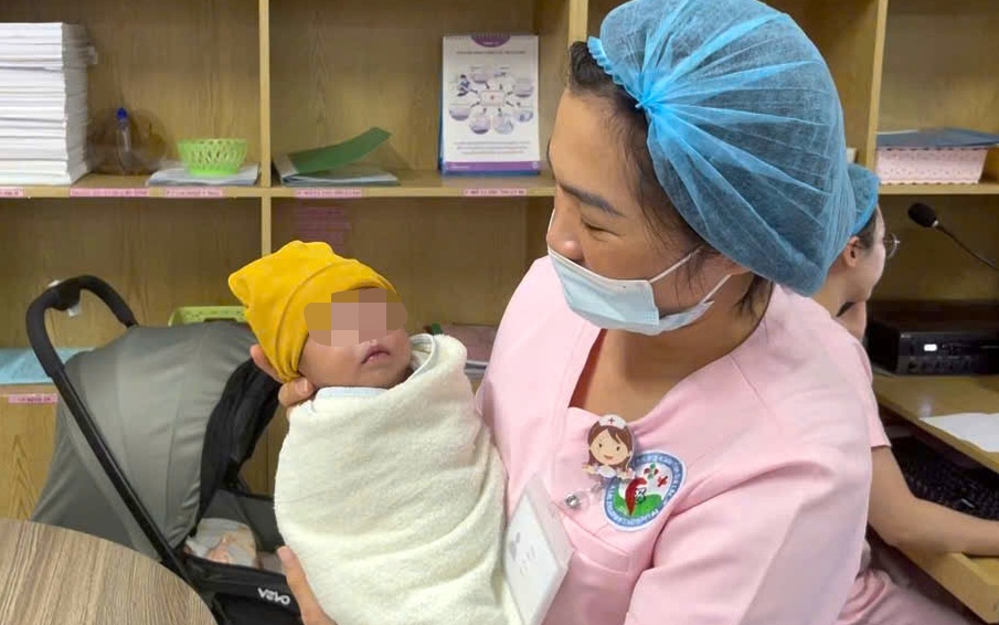 Xác minh lại hoàn cảnh gia đình nhận nuôi bé sơ sinh bị "vùi lấp" ở Gia Lai