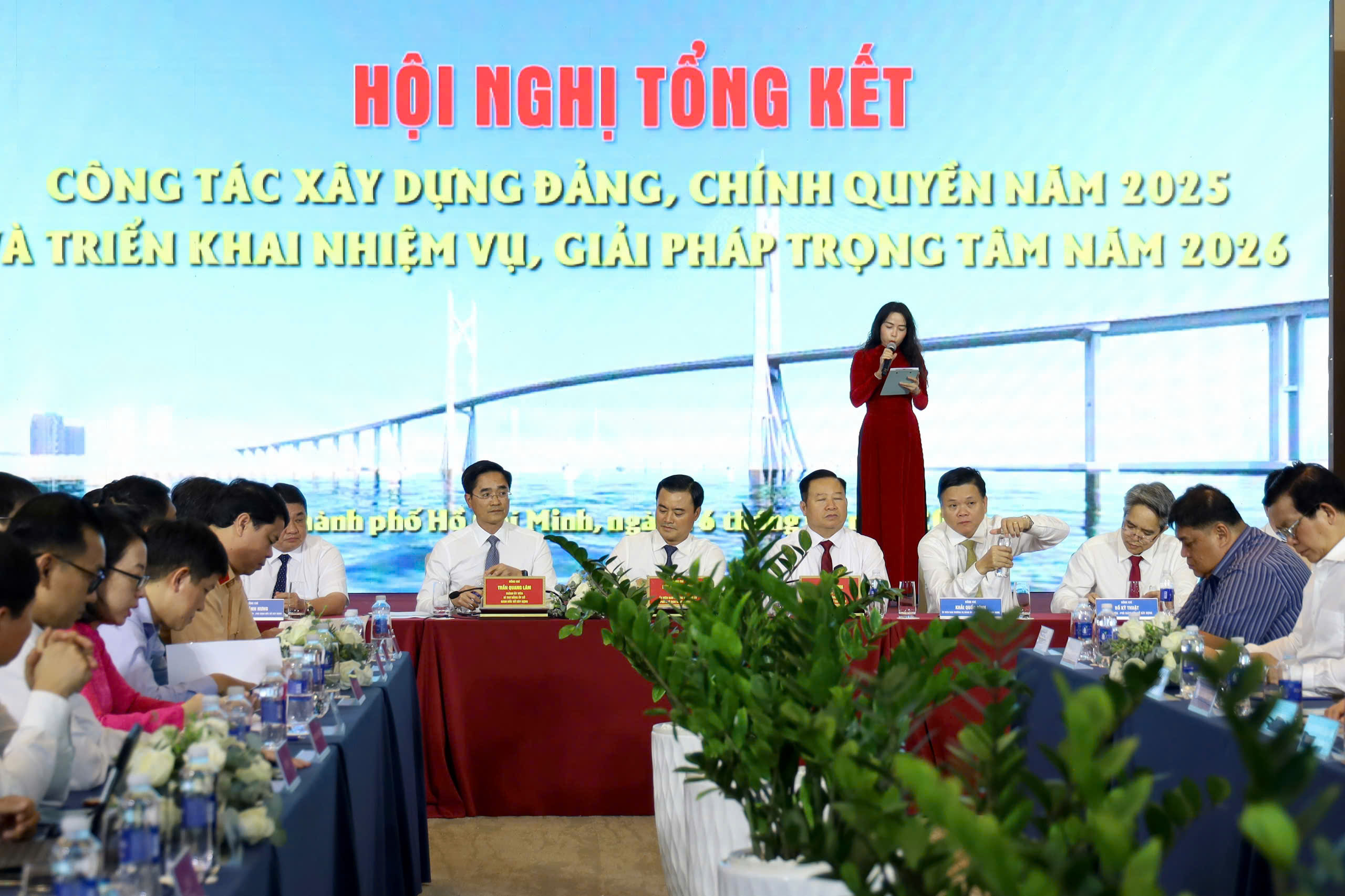 68 dự &aacute;n ho&agrave;n th&agrave;nh, 63 dự &aacute;n khởi c&ocirc;ng: Sức bật hạ tầng TPHCM 2025 - Ảnh 1.