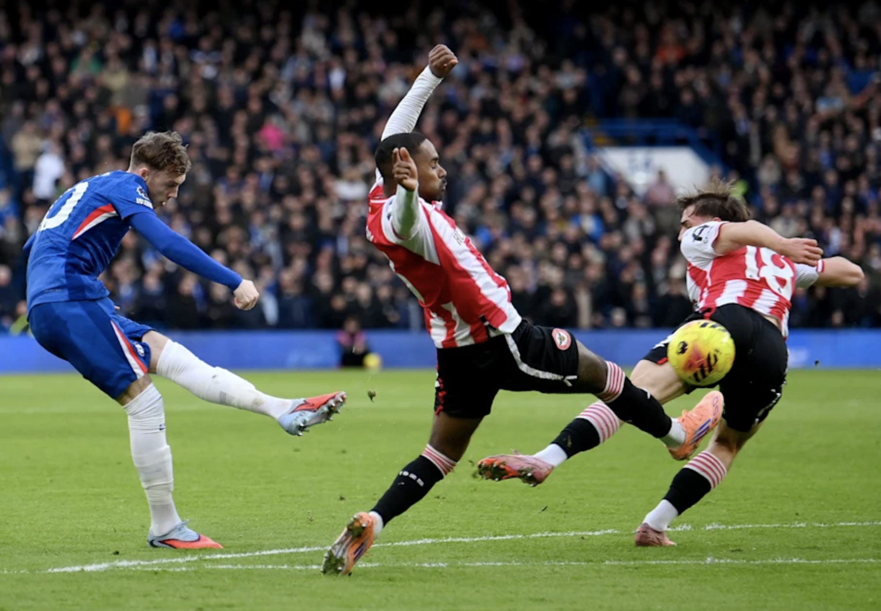 Chelsea thắng đẹp Brentford, m&atilde;n nh&atilde;n ng&agrave;y ra mắt t&acirc;n HLV Liam Rosenior - Ảnh 1.