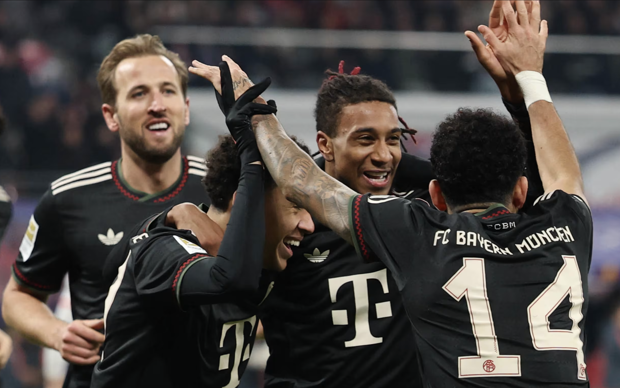 Thắng hủy diệt Atalanta, Bayern Munich đặt sẵn vé tứ kết Champions League - Ảnh 3.