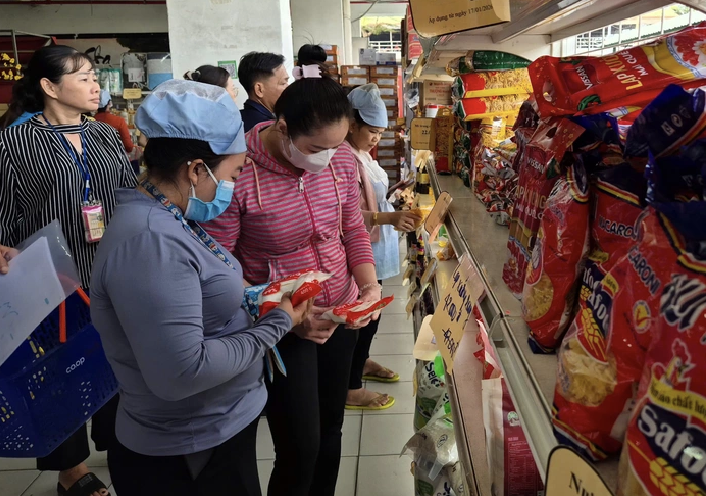 Thông tin nổi bật tại TPHCM ngày 17-1: Dốc sức chăm lo Tết, "hô biến" thịt heo thành thịt nai - Ảnh 3.