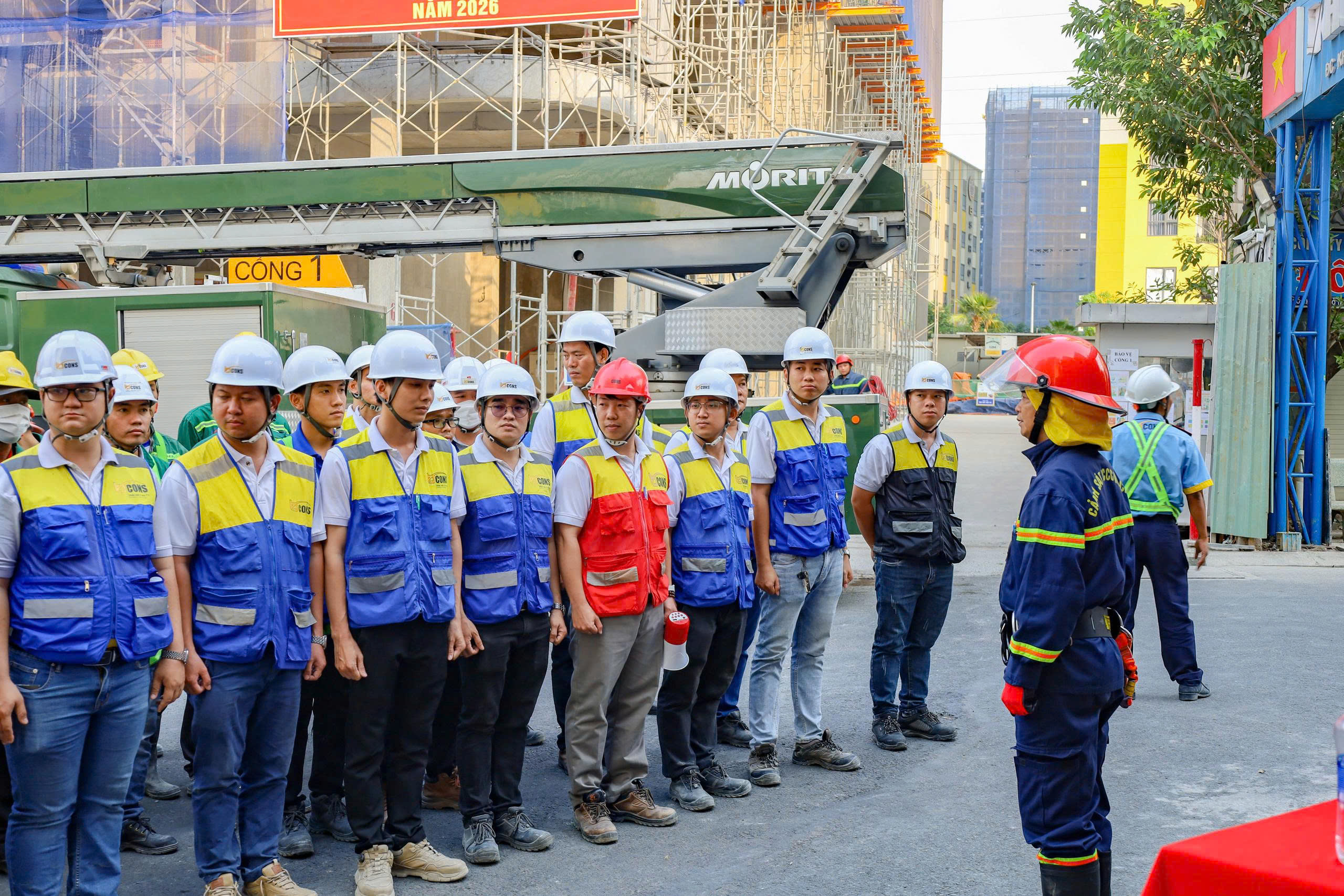 Giả định t&igrave;nh huống ch&aacute;y tại một c&ocirc;ng tr&igrave;nh x&acirc;y dựng to&agrave; nh&agrave; chung cư - Ảnh 3.
