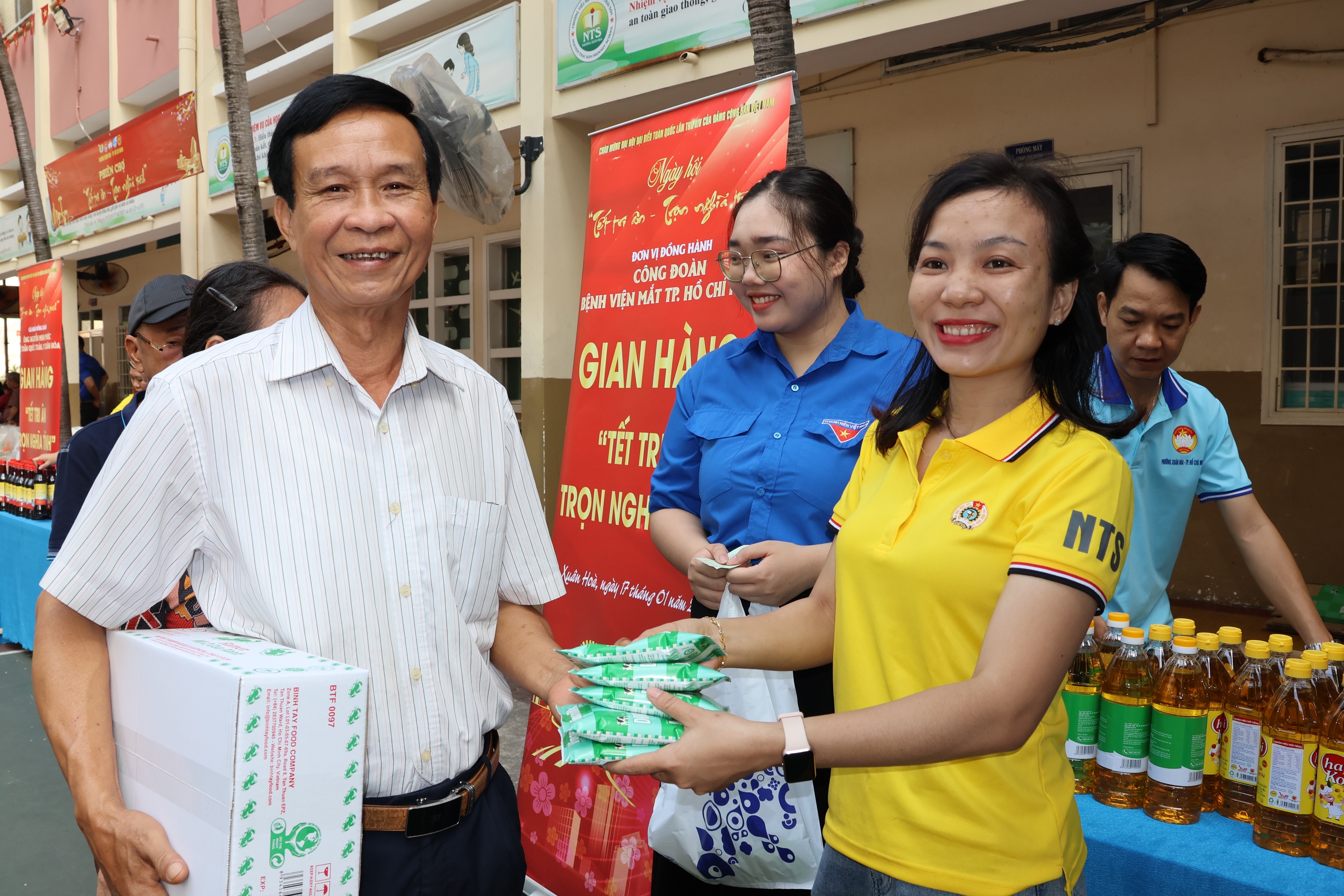 Thông tin nổi bật tại TPHCM ngày 17-1: Dốc sức chăm lo Tết, "hô biến" thịt heo thành thịt nai - Ảnh 1.
