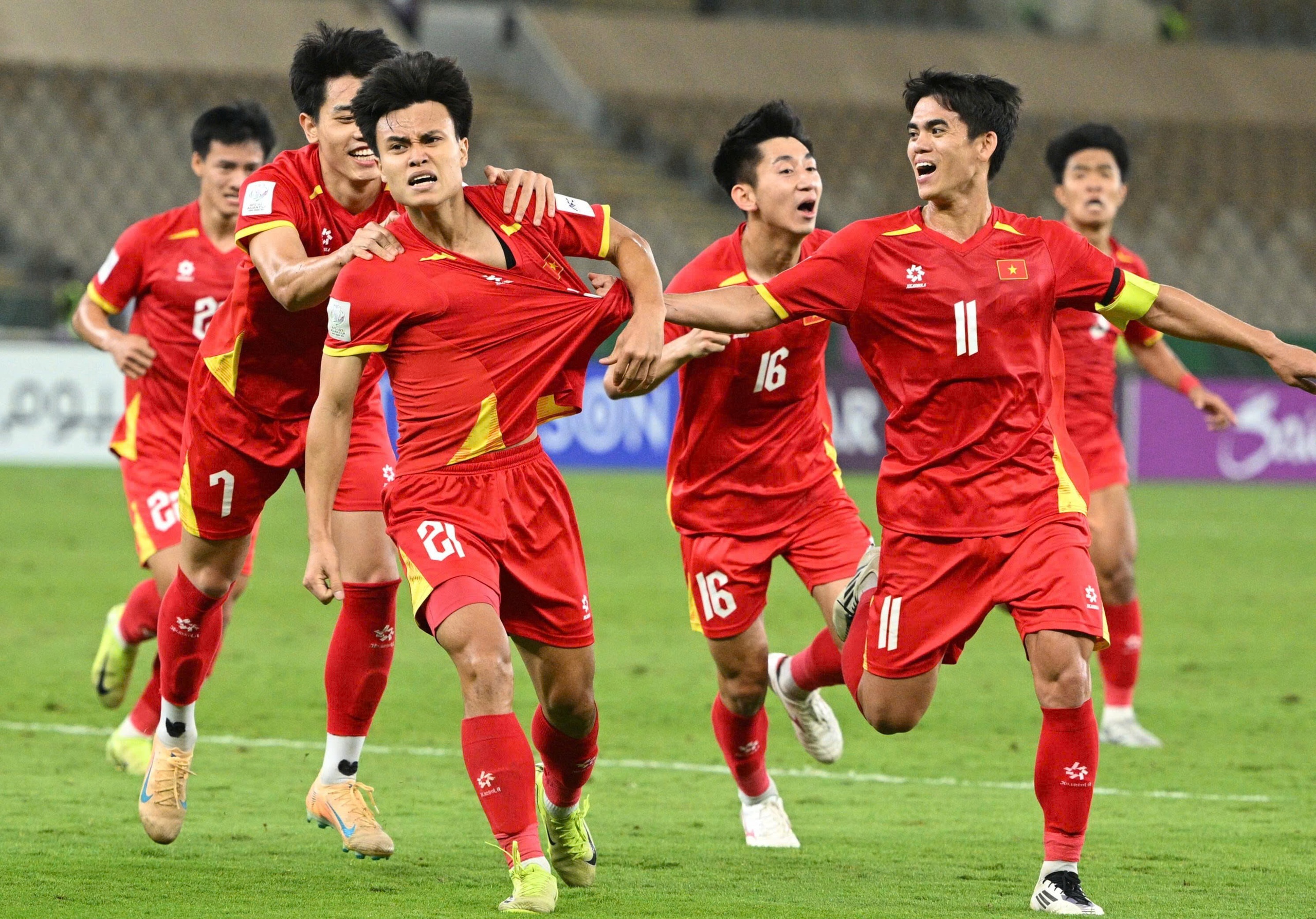 U23 Việt Nam thắng cả lịch thi đấu trước U23 UAE - Ảnh 2.