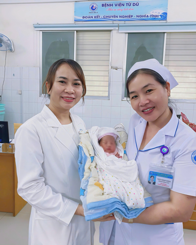 Chuyện chưa kể về ca song thai hiếm gặp - Ảnh 1.