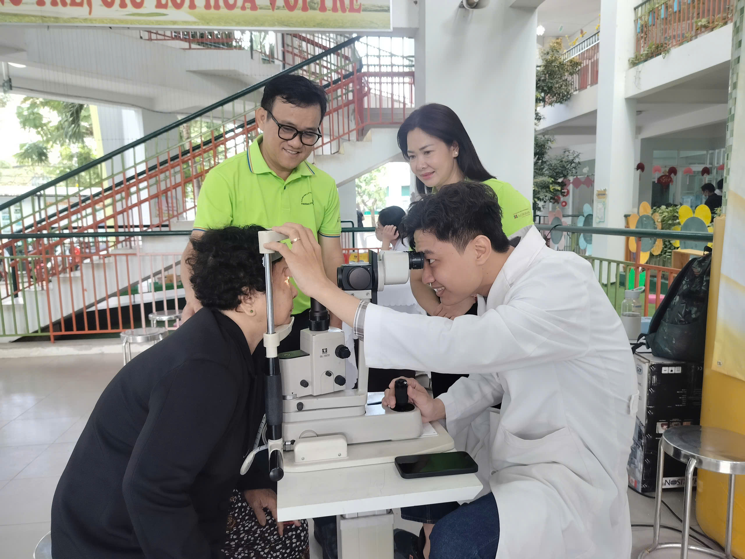 Chăm sóc sức khỏe miễn phí cho người cao tuổi, người yếu thế - Ảnh 2.