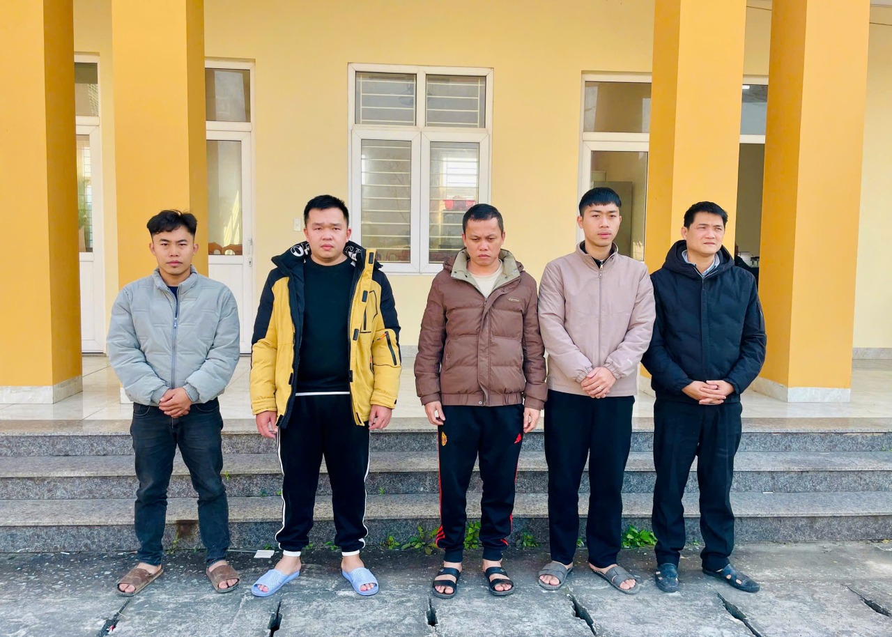 Triệt phá đường dây đánh bạc 2 tỉ đồng ở Quảng Trị - Ảnh 1.