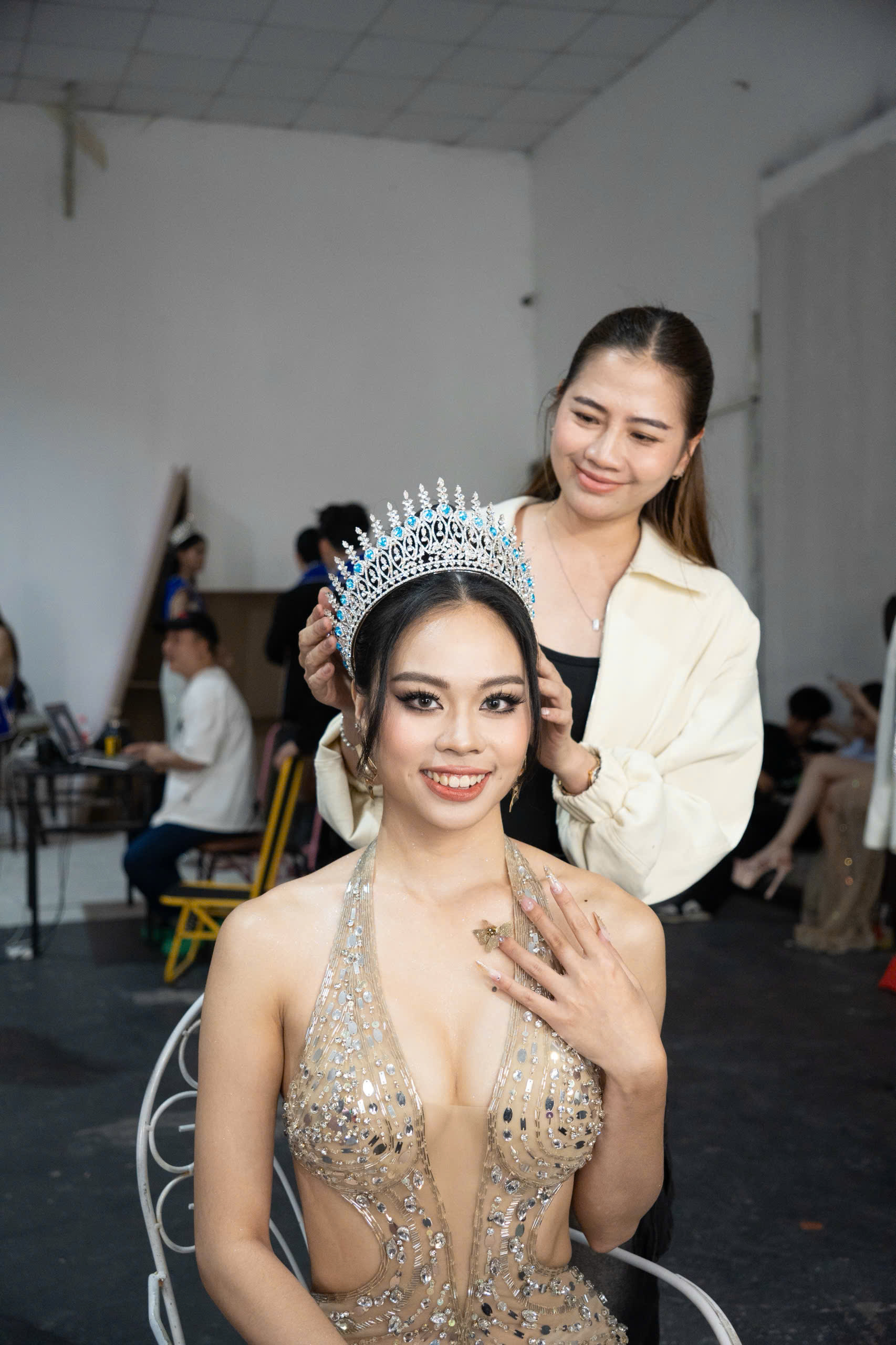 Tân khoa 40 tuổi bật khóc trong ngày tốt nghiệp: "Cuộc đời tôi đã chia làm 2 nửa" - Ảnh 2.