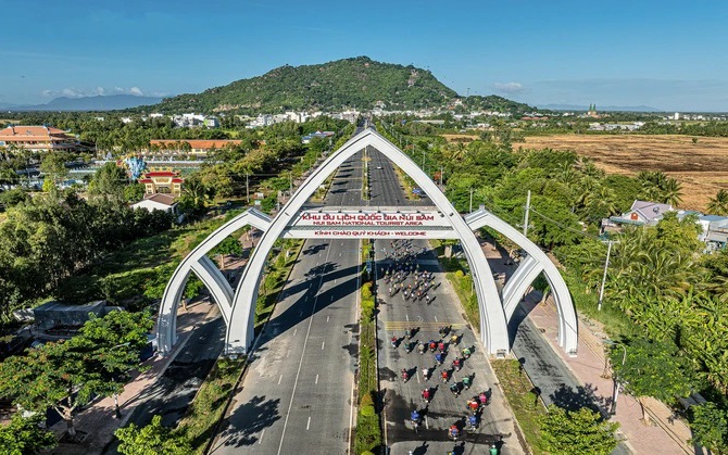 Vụ tạm dừng thu phí ở Núi Sam: Bạn đọc cảm ơn Chủ tịch UBND tỉnh An Giang và báo chí