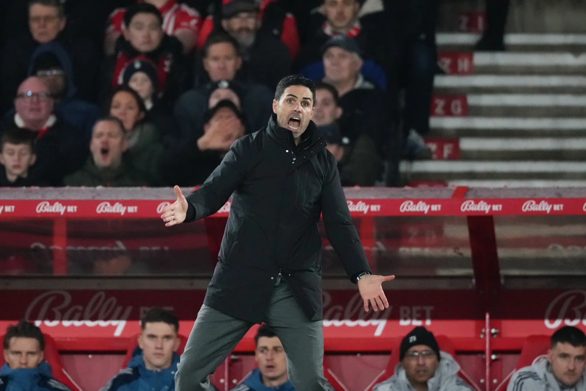 Tranh cãi Arsenal bị “cướp mất phạt đền” - Ảnh 1.