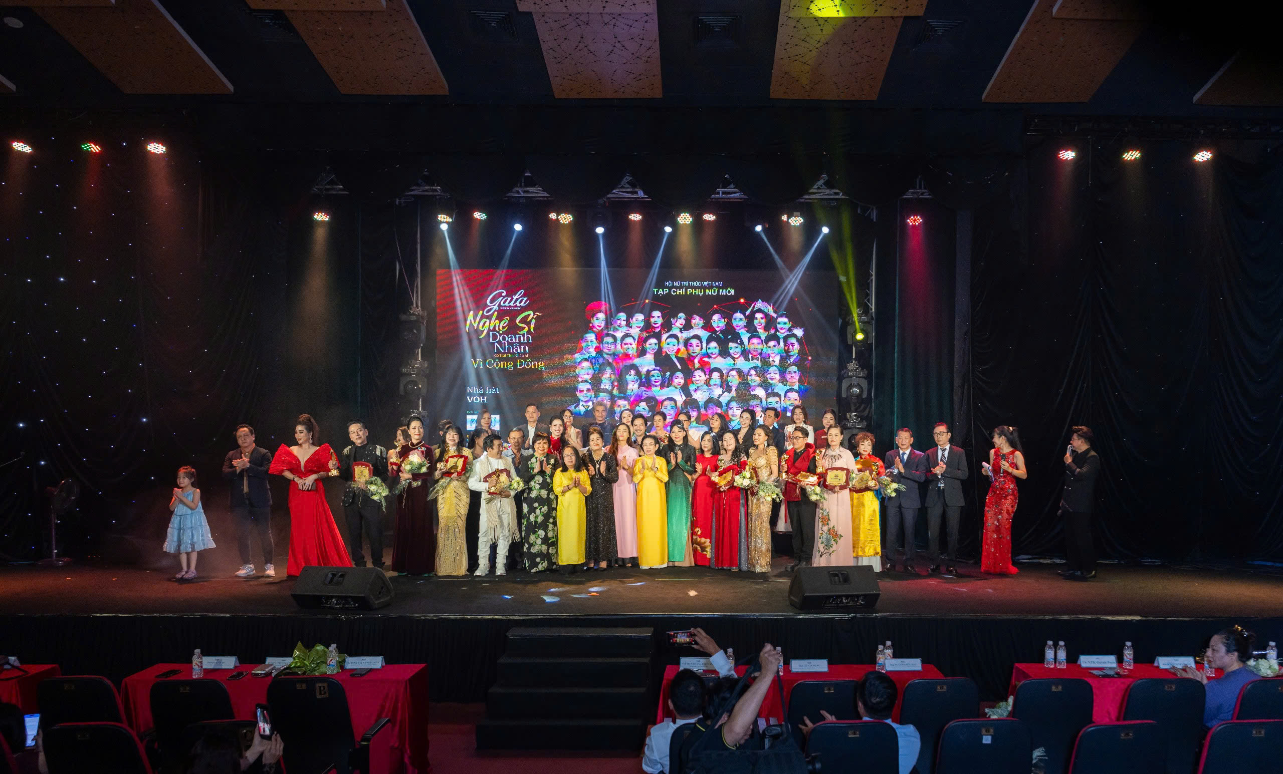 Gala "Vinh danh những trái tim nhân ái, vì cộng đồng năm 2025" - Ảnh 1.
