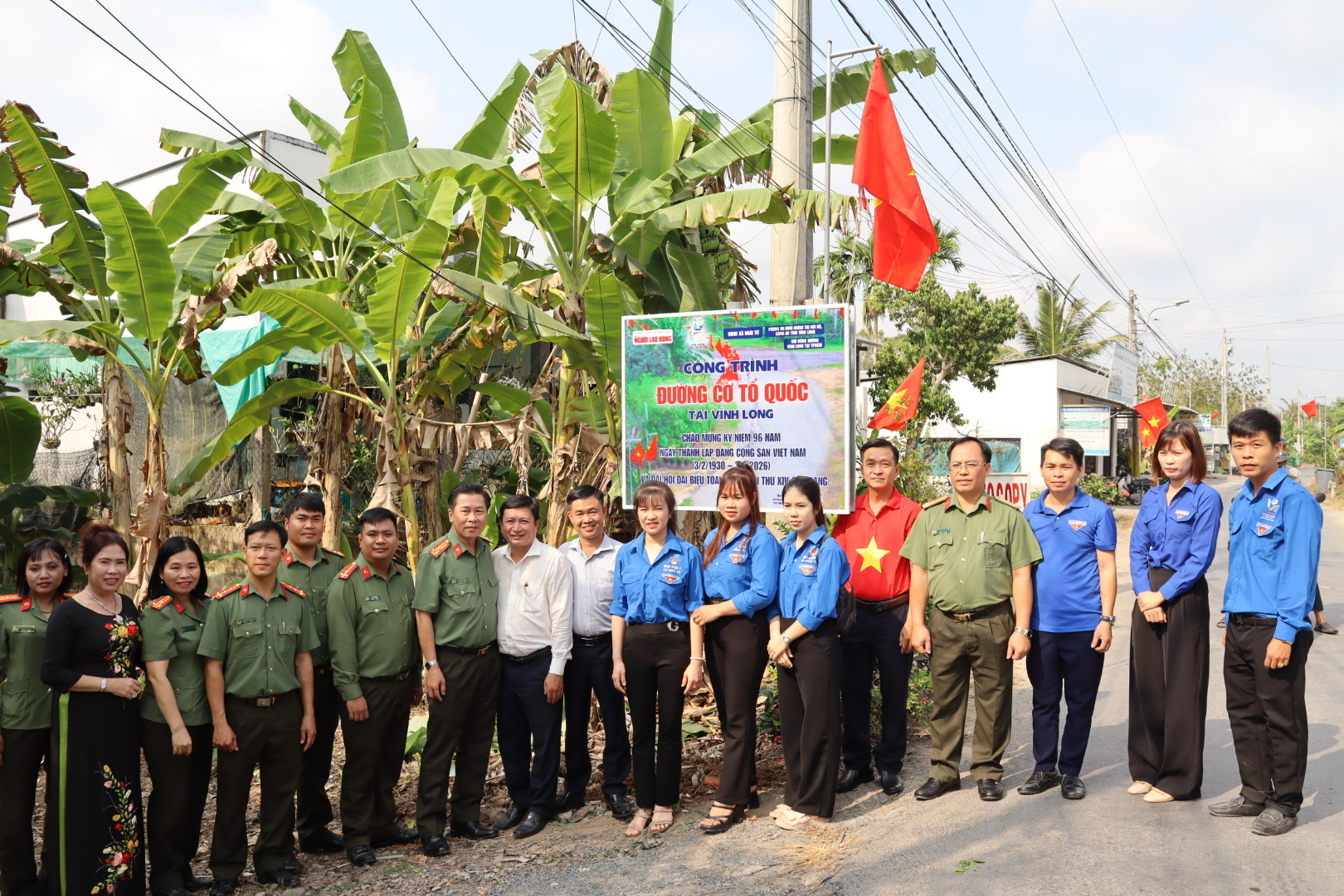 Kh&aacute;nh th&agrave;nh 2 c&ocirc;ng tr&igrave;nh "Đường cờ Tổ quốc" tại Vĩnh Long ch&agrave;o mừng Đại hội XIV của Đảng - Ảnh 3.