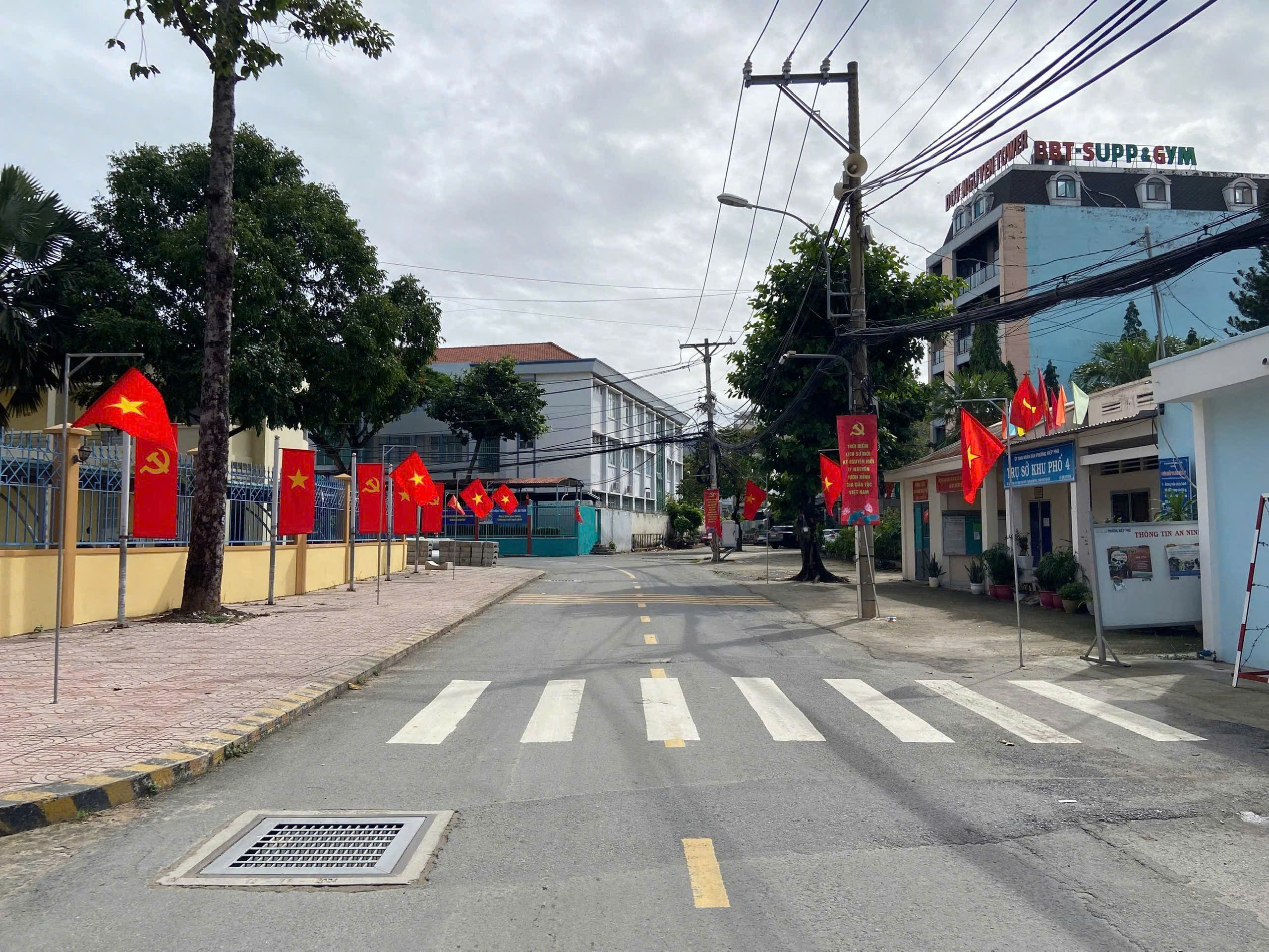 TPHCM rực rỡ cờ hoa, hân hoan hướng về Đại hội XIV của Đảng - Ảnh 18.