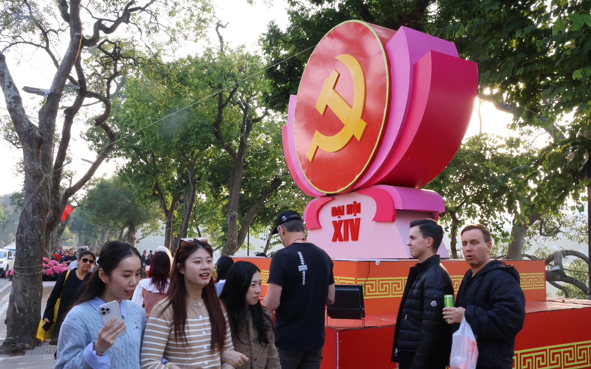 Thời tiết dịp Đại hội XIV: Ngày làm việc đầu tiên không mưa, trưa và chiều trời hửng nắng