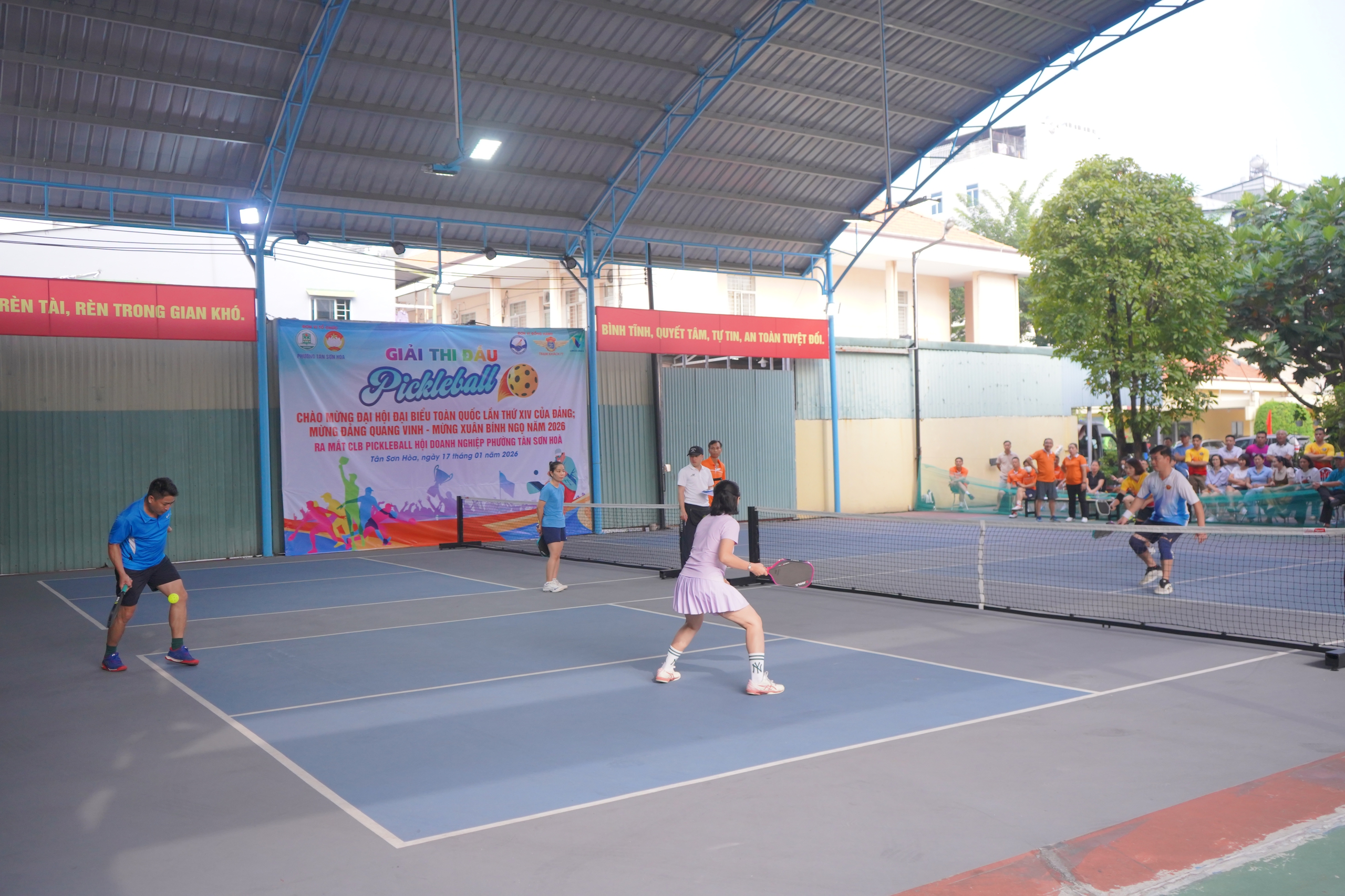 TPHCM rực rỡ cờ hoa, hân hoan hướng về Đại hội XIV của Đảng - Ảnh 23.