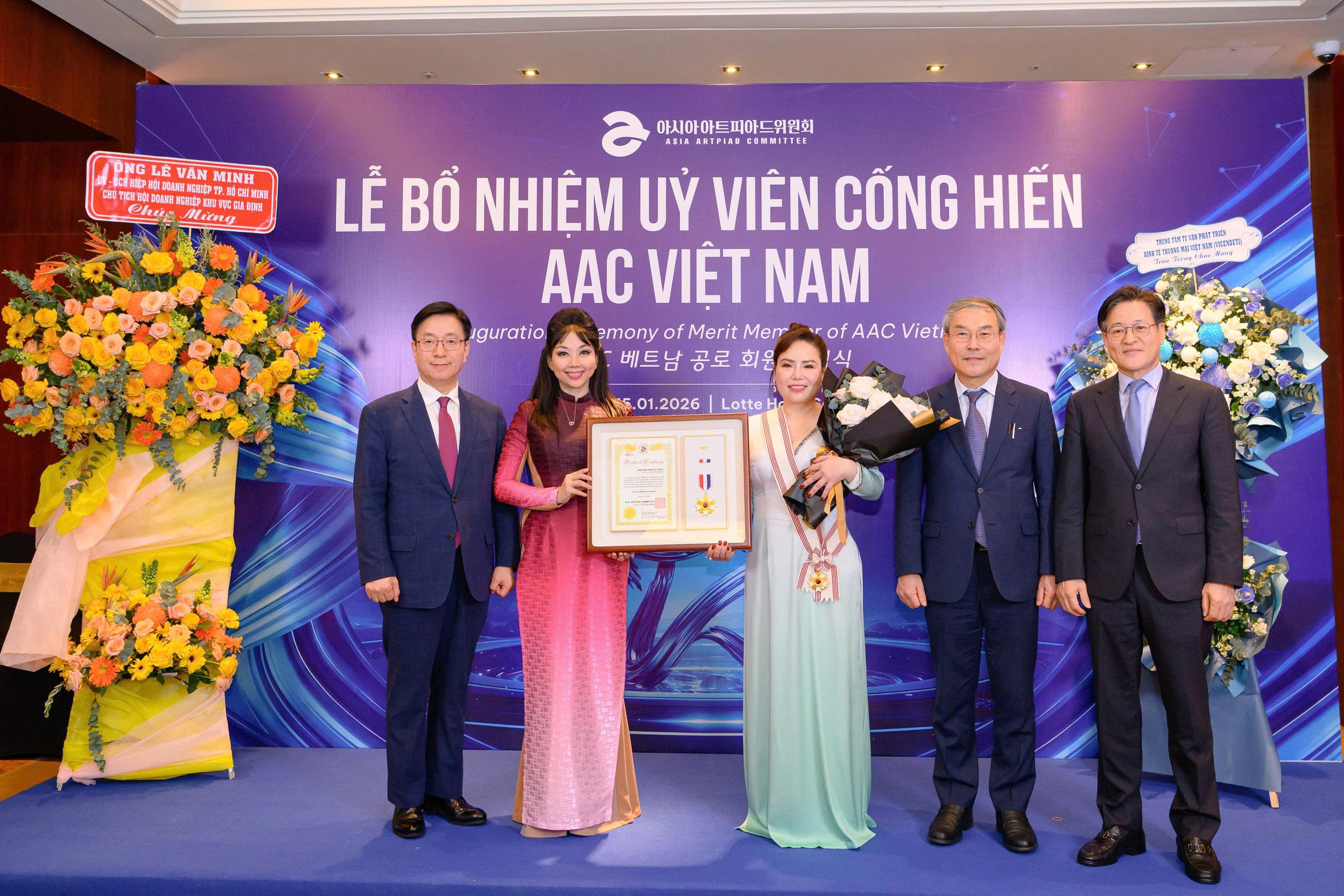 Tiến sĩ- NTK Quỳnh Paris trao giải &ldquo;Nghệ sĩ c&oacute; tr&aacute;i tim nh&acirc;n &aacute;i v&igrave; cộng đồng 2025&rdquo; - Ảnh 5.