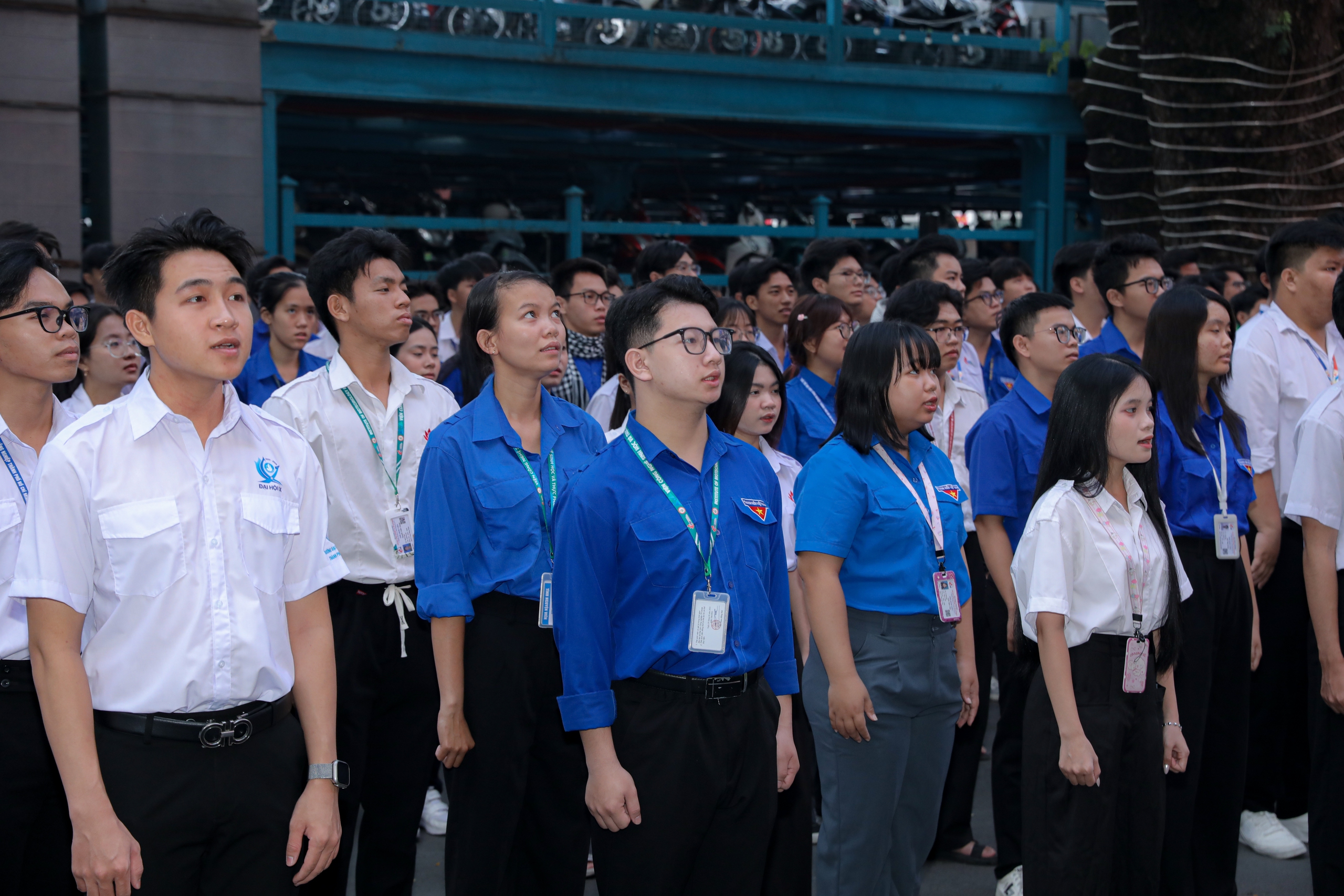 TPHCM rực rỡ cờ hoa, hân hoan hướng về Đại hội XIV của Đảng - Ảnh 14.