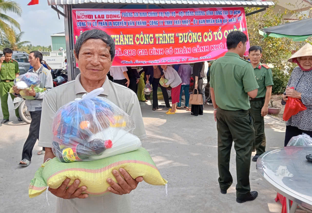 Kh&aacute;nh th&agrave;nh 2 c&ocirc;ng tr&igrave;nh "Đường cờ Tổ quốc" tại Vĩnh Long ch&agrave;o mừng Đại hội XIV của Đảng - Ảnh 10.
