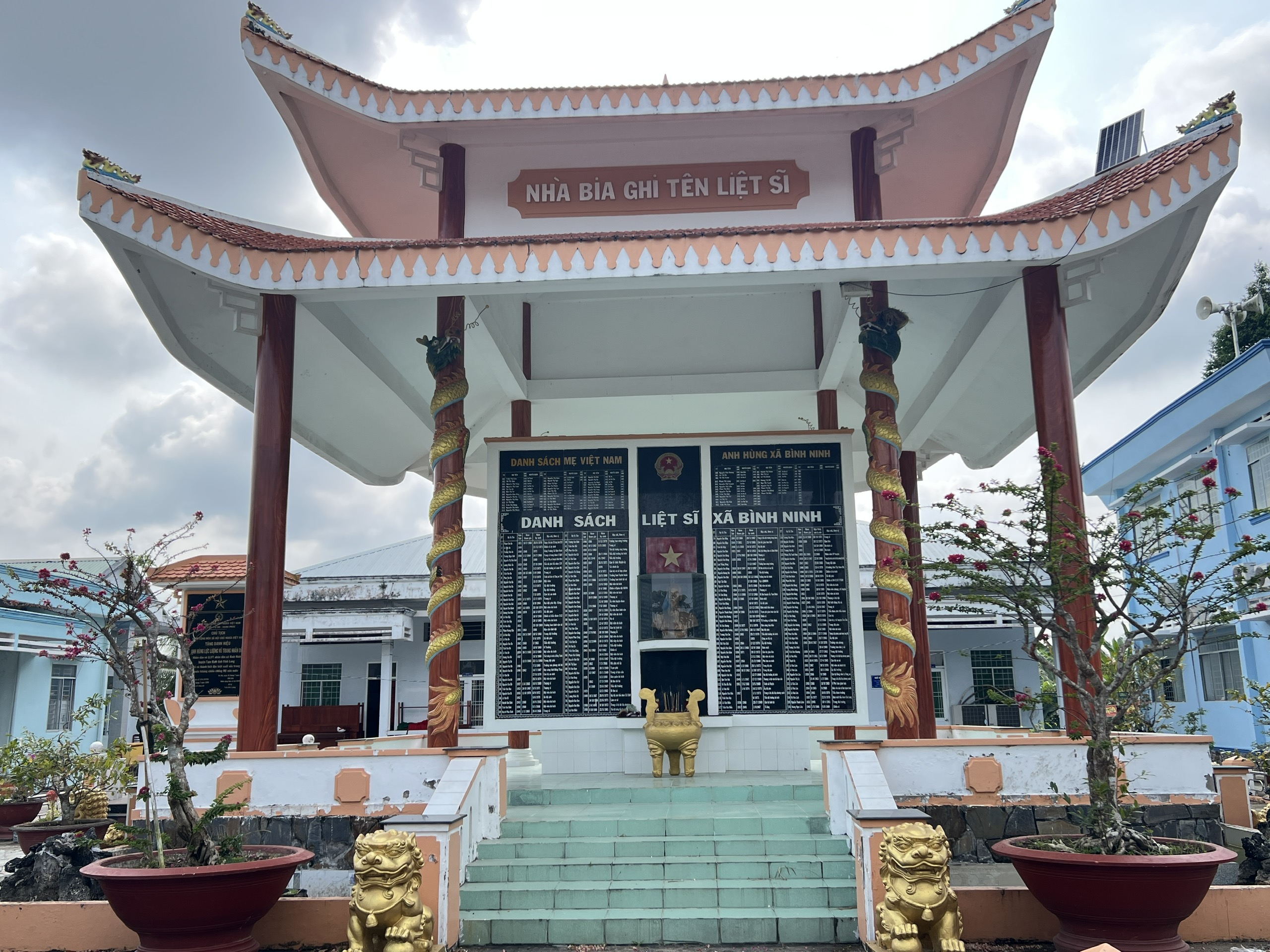 Kh&aacute;nh th&agrave;nh 2 c&ocirc;ng tr&igrave;nh "Đường cờ Tổ quốc" tại Vĩnh Long ch&agrave;o mừng Đại hội XIV của Đảng - Ảnh 12.