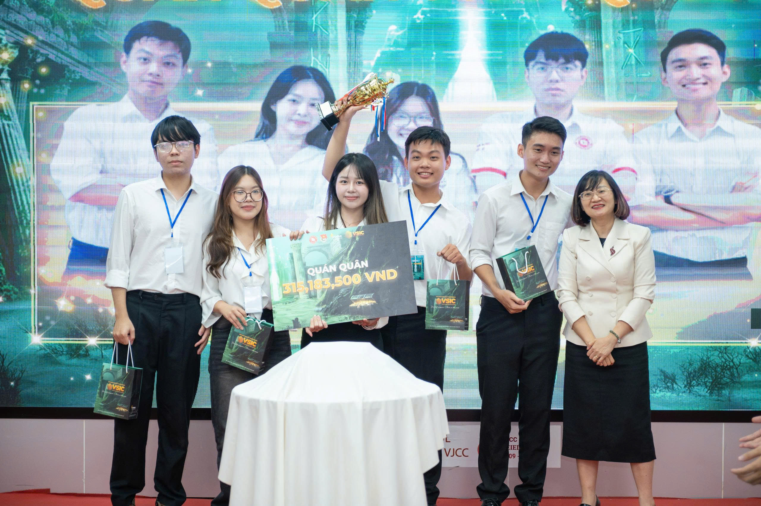 Người trẻ khởi nghiệp với bộ khớp đa năng 4 d - bone hỗ trợ người khuyết tật - Ảnh 1.