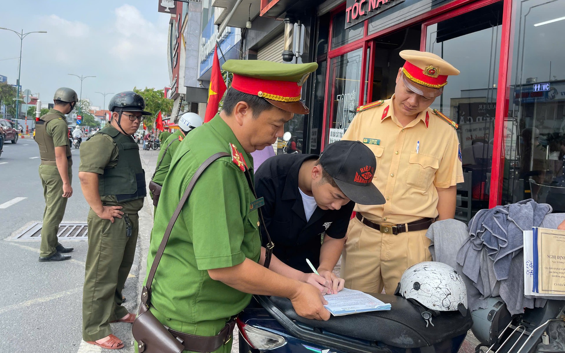 Đường thông, hè thoáng