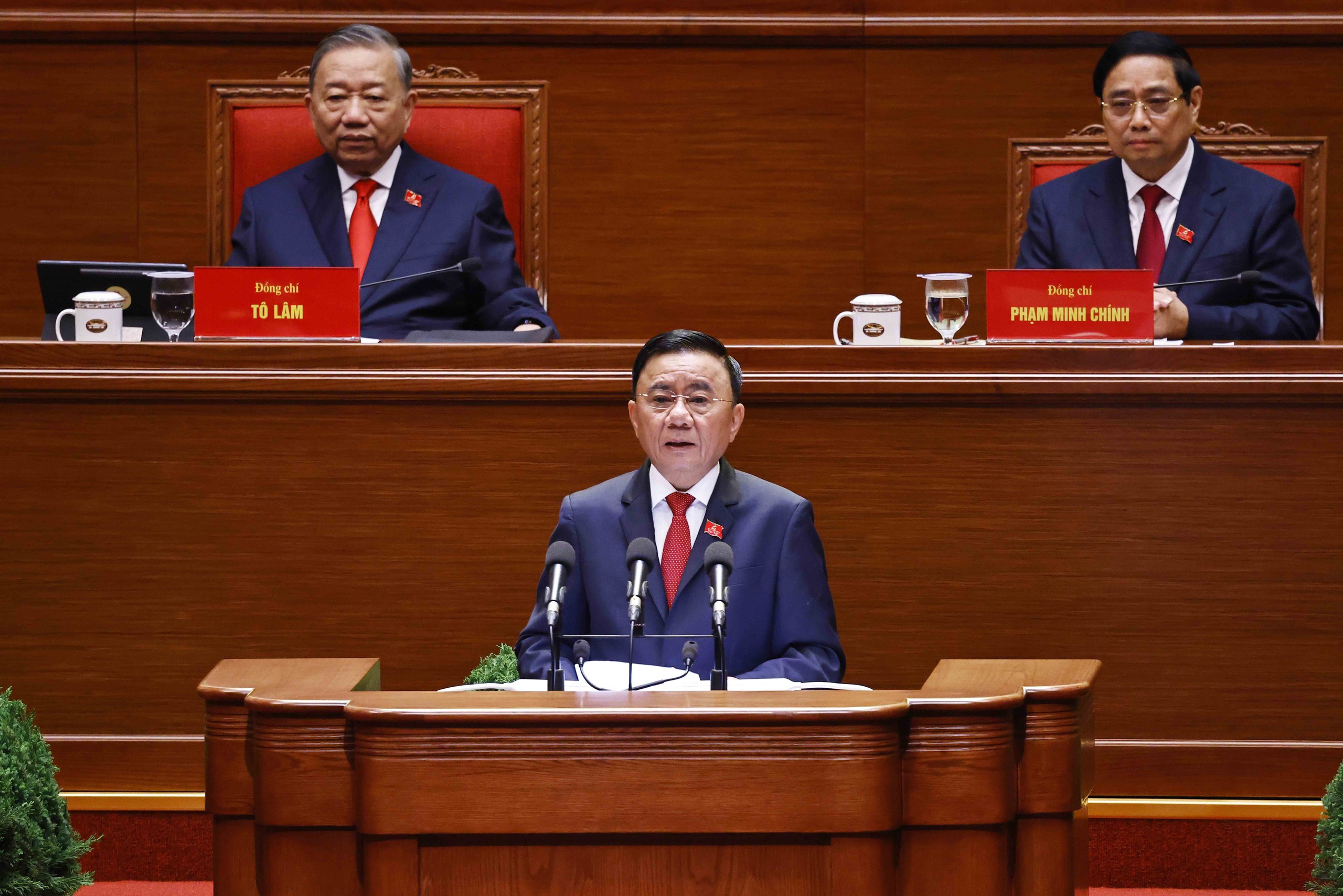 Chủ tịch nước Lương Cường tr&igrave;nh b&agrave;y diễn văn khai mạc Đại hội XIV của Đảng - Ảnh 3.