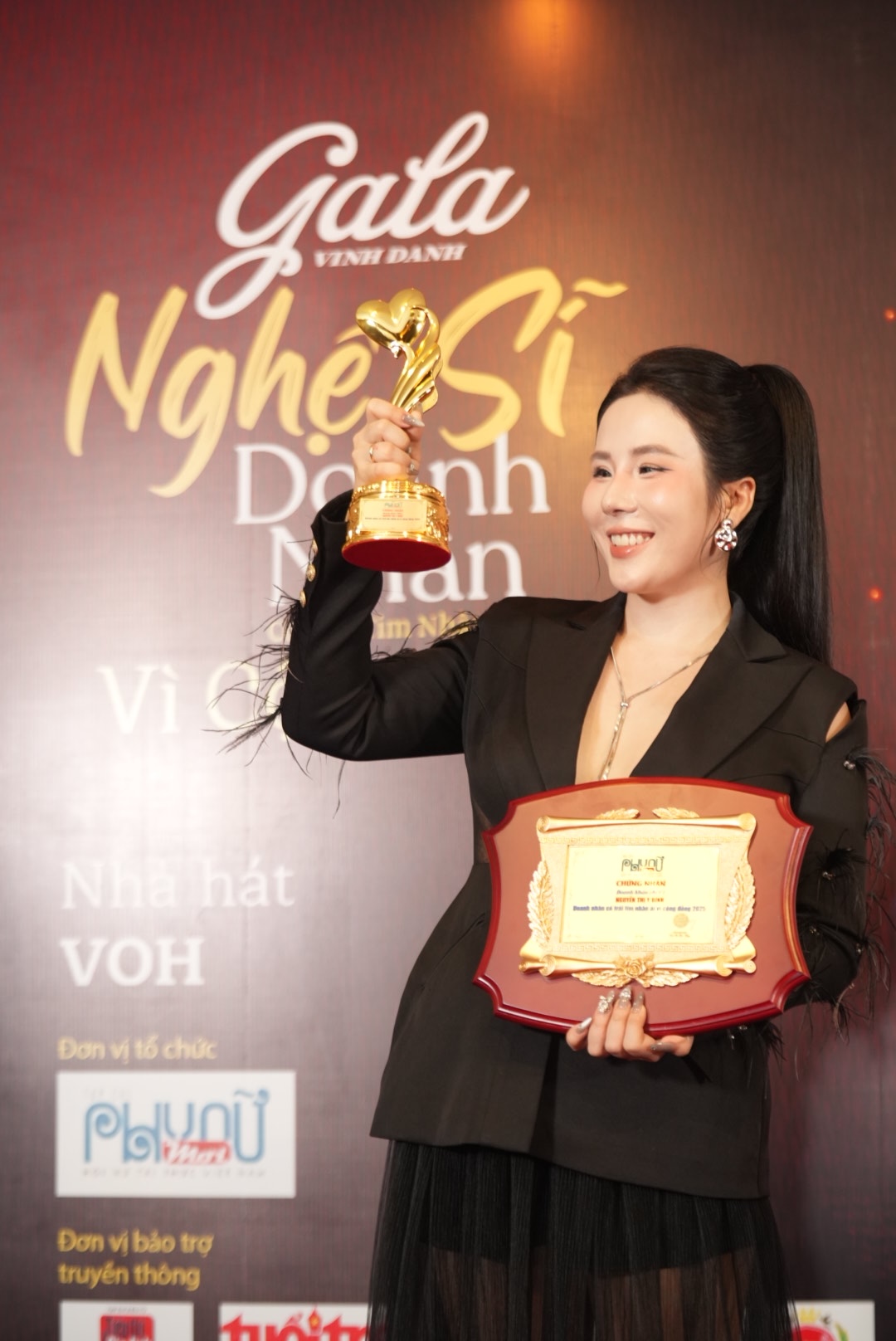 Doanh nhân KOL: Nguyễn Thị Y Bình nhận giải thưởng “Doanh nhân có trái tim nhân ái vì cộng đồng” năm - Ảnh 4.