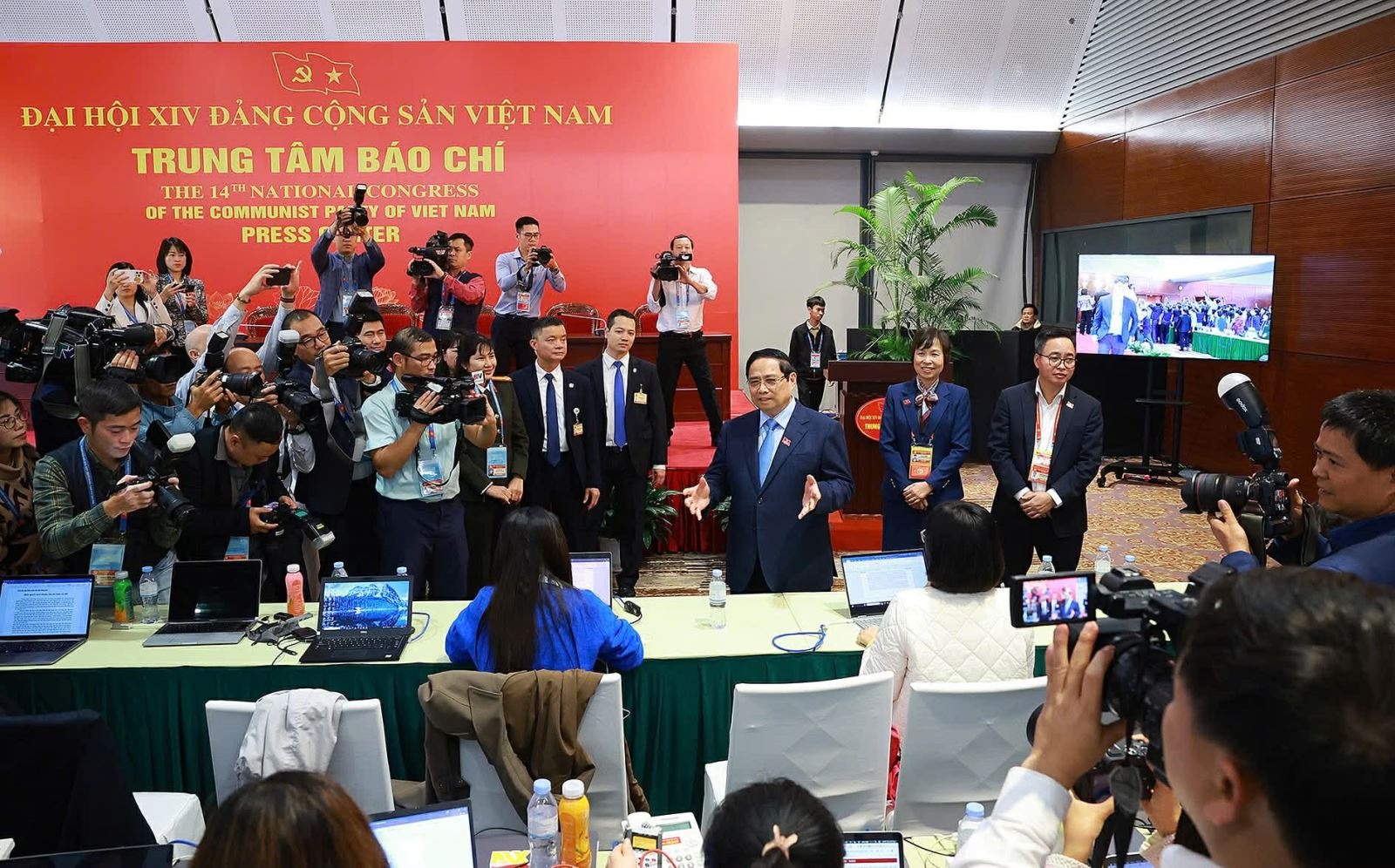Thủ tướng: Tập trung thông tin về những nội dung chính, những điểm mới của Đại hội - Ảnh 1.