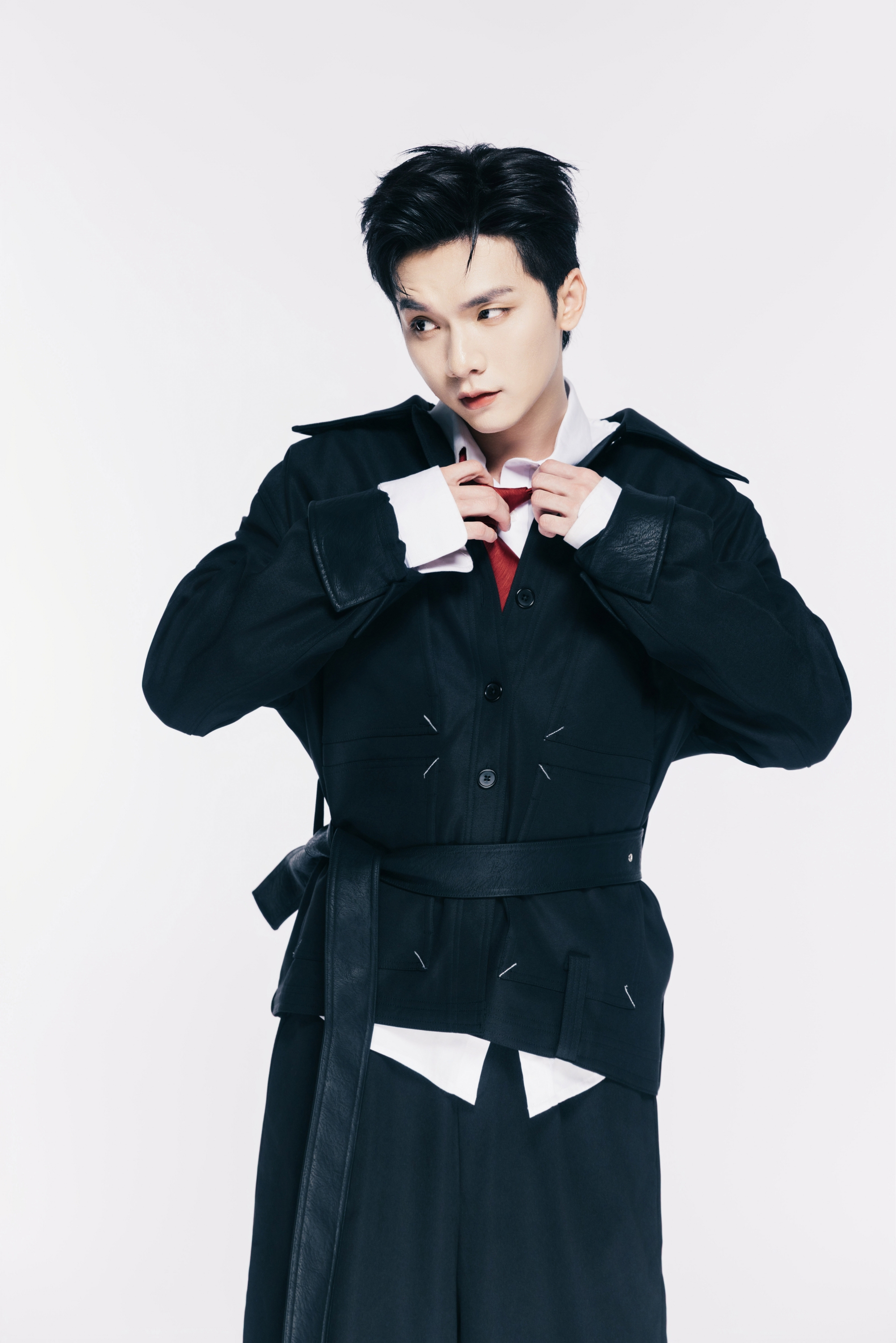 Độc lạ Idol quốc nội: Vương Bình tự chạy Billboard - Ảnh 2.