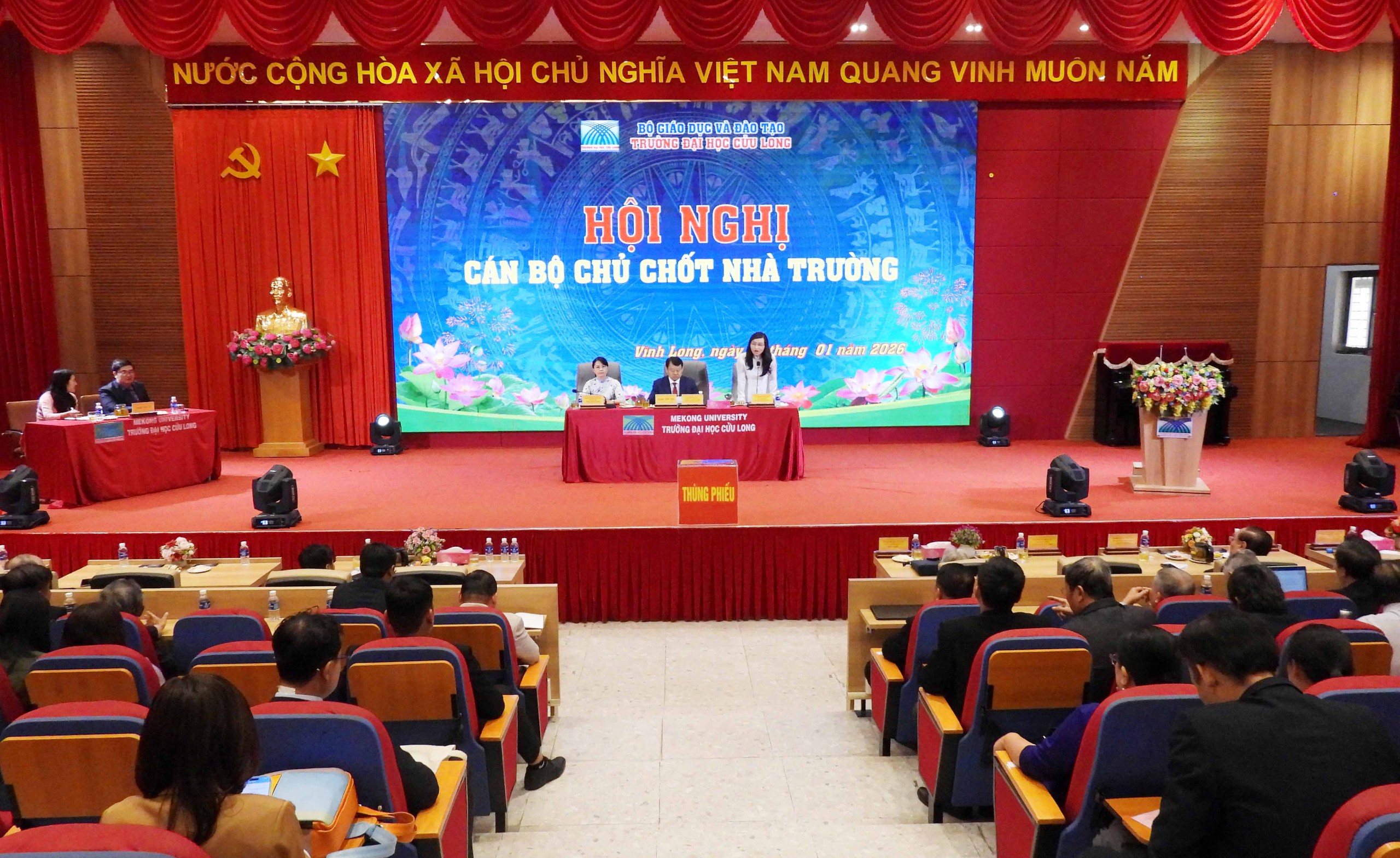 Giới thiệu Hiệu trưởng Trường ĐH Cửu Long ứng cử đại biểu HĐND tỉnh Vĩnh Long - Ảnh 2.