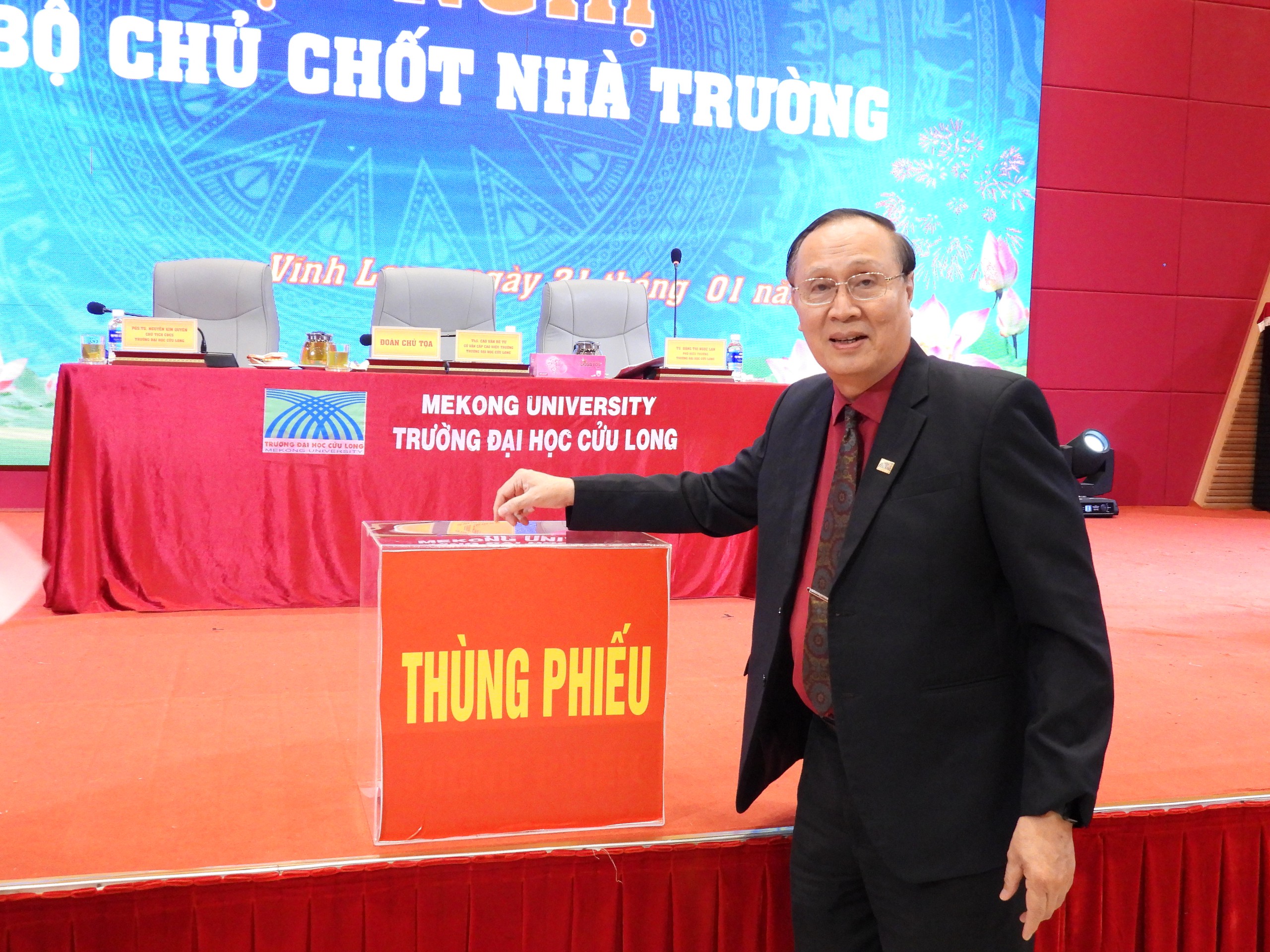 Giới thiệu Hiệu trưởng Trường ĐH Cửu Long ứng cử đại biểu HĐND tỉnh Vĩnh Long - Ảnh 4.