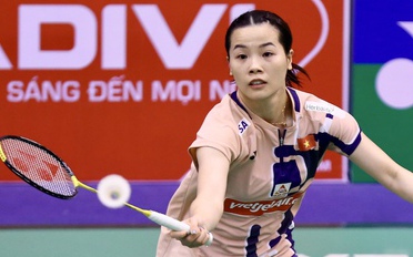 Thùy Linh hạ tay vợt hạng 20 thế giới, mở màn giải Super 500