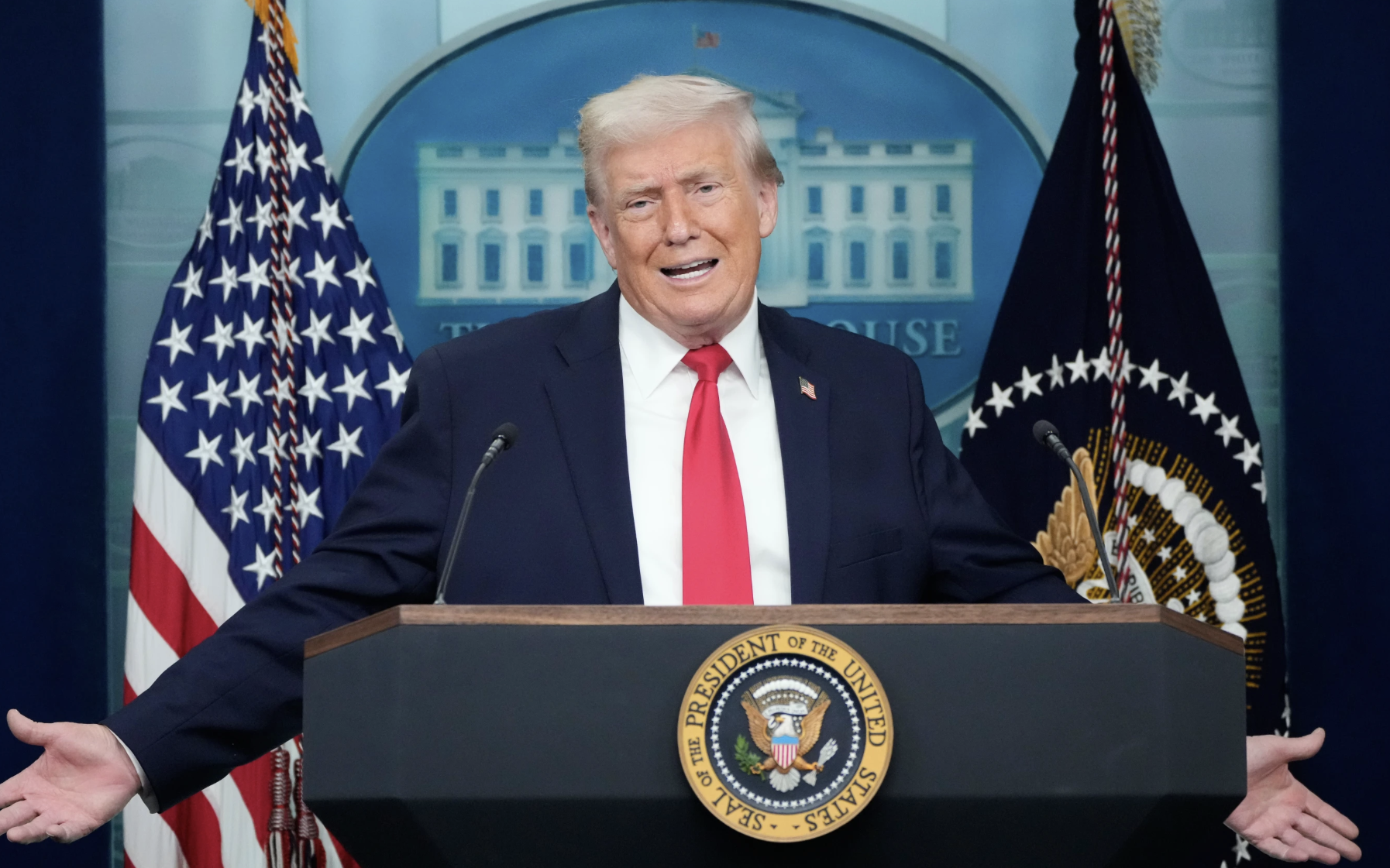 Ông Donald Trump ẩn ý có “cách khác” kiểm soát Greenland