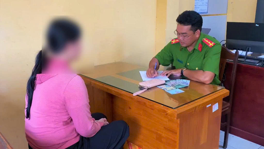 Sự cố nhầm lẫn xe m&aacute;y hy hữu giữa hai phụ nữ ở C&agrave; Mau - Ảnh 1.