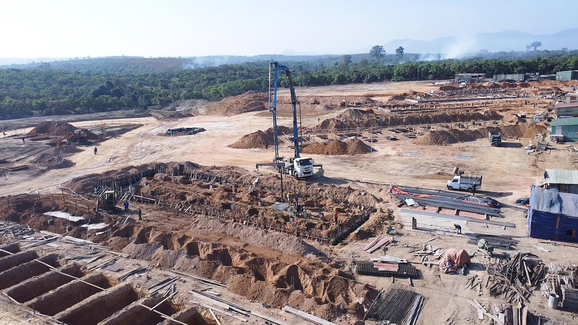 Ph&oacute; Chủ tịch tỉnh Gia Lai y&ecirc;u cầu thi c&ocirc;ng trường nội tr&uacute; li&ecirc;n cấp nhanh v&agrave; chất lượng - Ảnh 3.